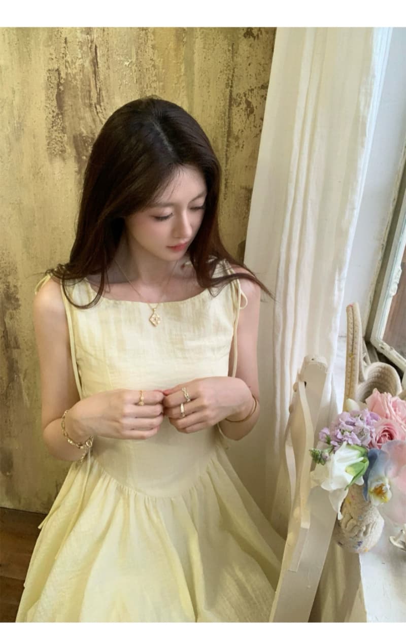 재고 있음 nola vina 달콤함 천 금빛 바람 민소매 꽃밭 여성 드레스 여름 허리 수축 슬림해 보이는 삼색 중간 길이 스커트 상세 이미지 6