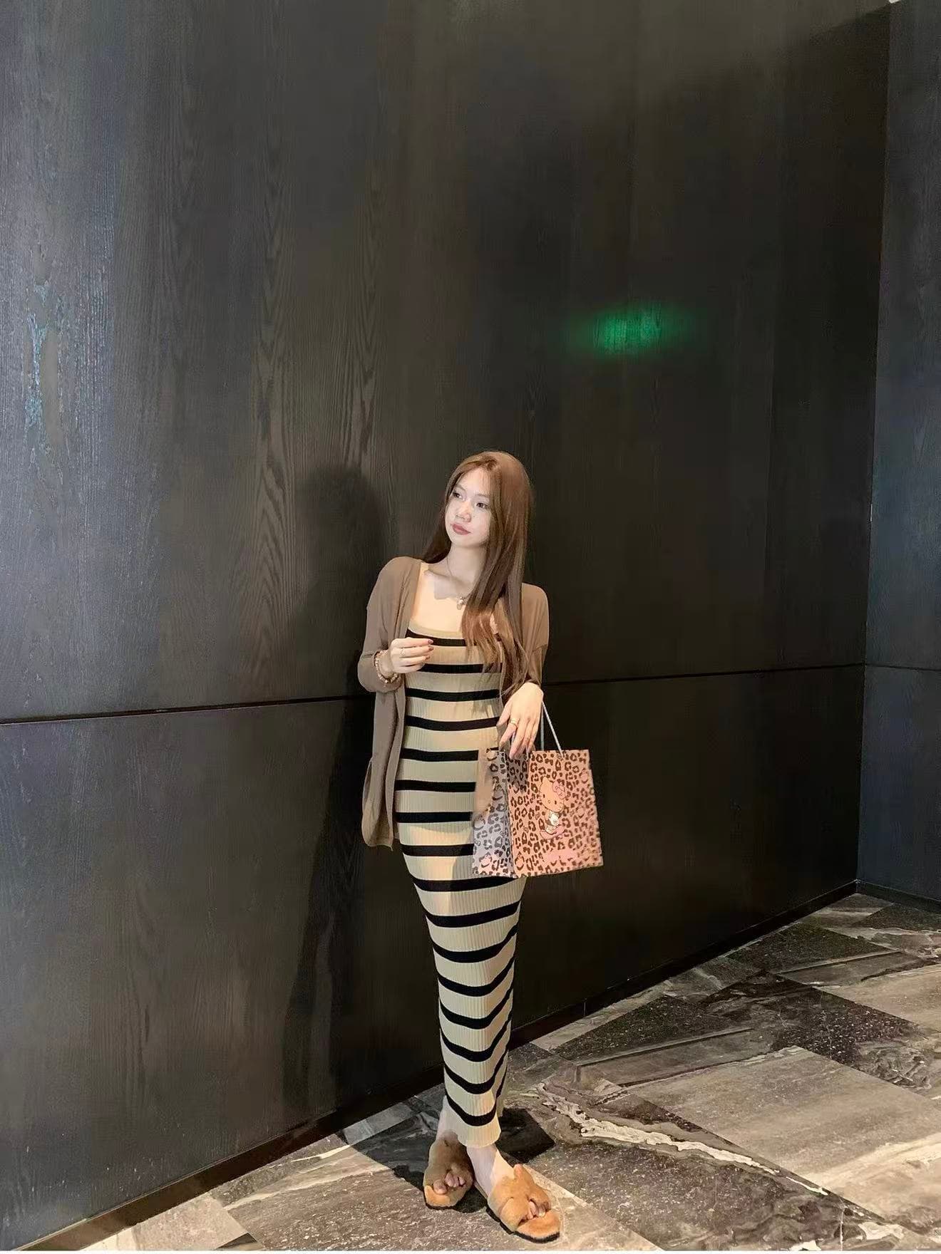 우 웃음 스트라이프 초기 언어 느슨함 센스 편안함 슬림해 보이는 좋은 착용 가져 가라. 조끼 롱 스커트 오픈 가디건 투피스 세트 상세 이미지 3