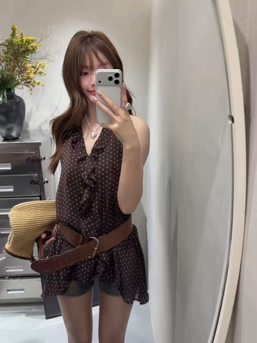 한 부서 도트 무늬 리본 여성 셔츠 2026 여름 새로운 루즈핏 슬림해 보이는 다용도 프릴 민소매 작은 셔츠 맨위 이미지 3
