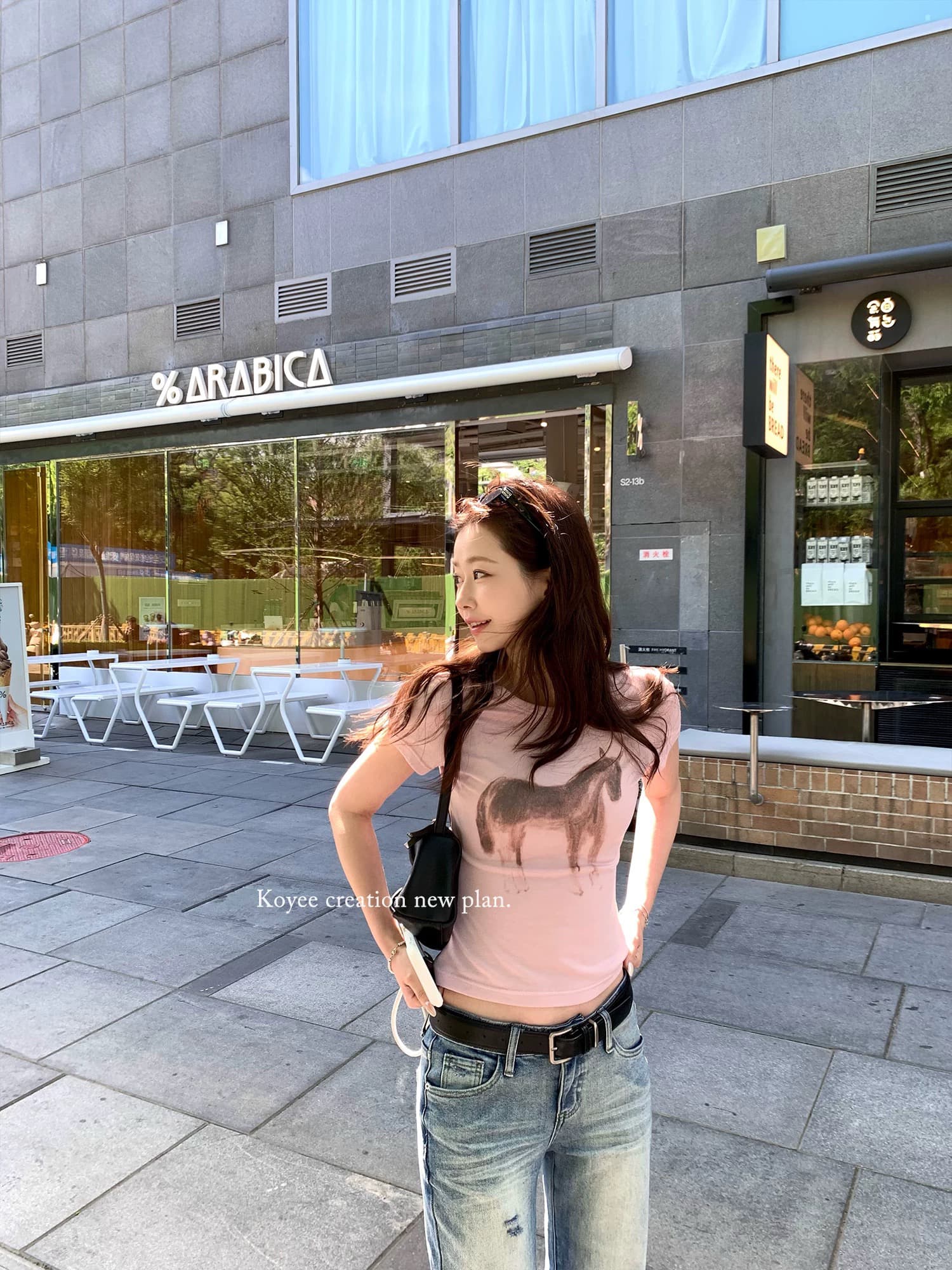 구멍 곡물 1 종 얇은 부드러운 핑크색 작은 말 프린트 반팔 티셔츠 여성 여름 새로운 몸매 가꾸기 슬림해 보이는 쇼트 스타일 긍정적 인 어깨 의류 상세 이미지 2