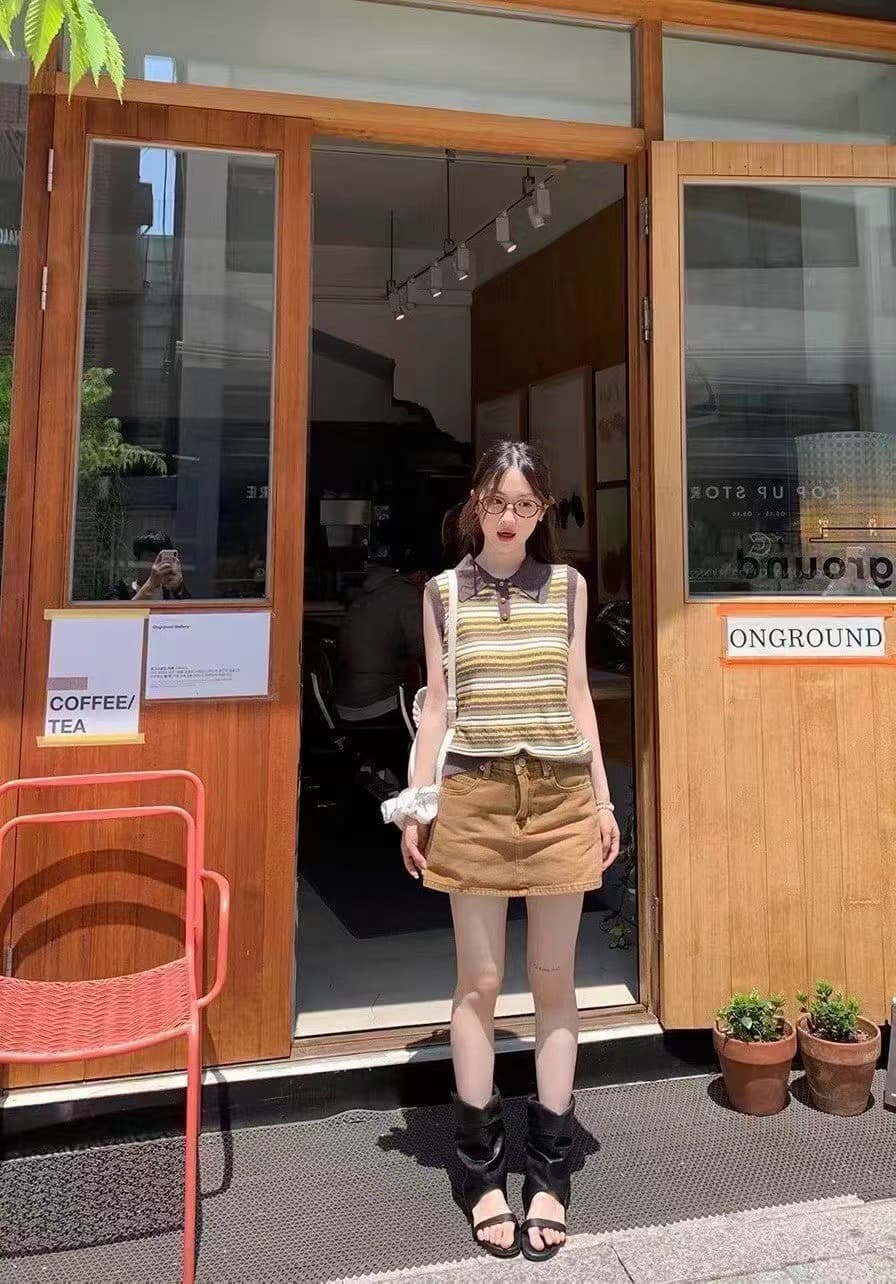 2026 여름 새로운 레트로 배색 POLO 칼라 스트라이프 니트 폴로 칼라 베스트 하이웨이스트 데님 미니 스커트 투피스 세트 상세 이미지 5