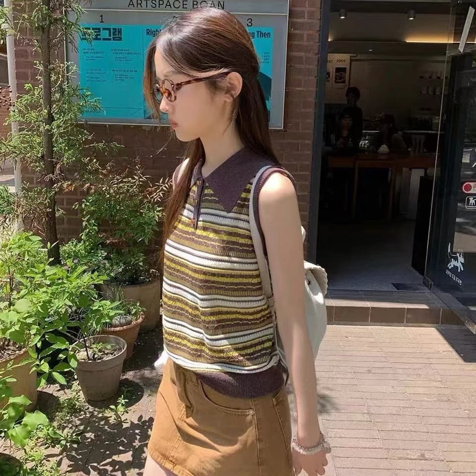 2026 여름 새로운 레트로 배색 POLO 칼라 스트라이프 니트 폴로 칼라 베스트 하이웨이스트 데님 미니 스커트 투피스 세트 이미지 6