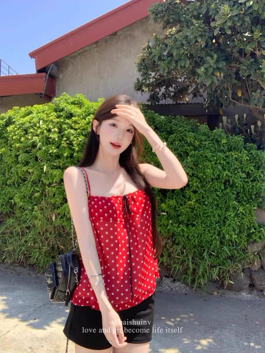 도파민 바람 빨간색 도트 무늬 패치워크 프릴 슬립 쉬폰 루즈핏 슬림해 보이는 만나는 외출용 백리스 맨위 여성 이미지 3