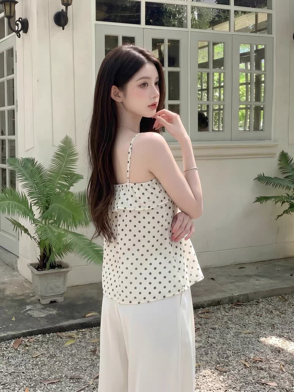 도파민 바람 빨간색 도트 무늬 패치워크 프릴 슬립 쉬폰 루즈핏 슬림해 보이는 만나는 외출용 백리스 맨위 여성 상세 이미지 15