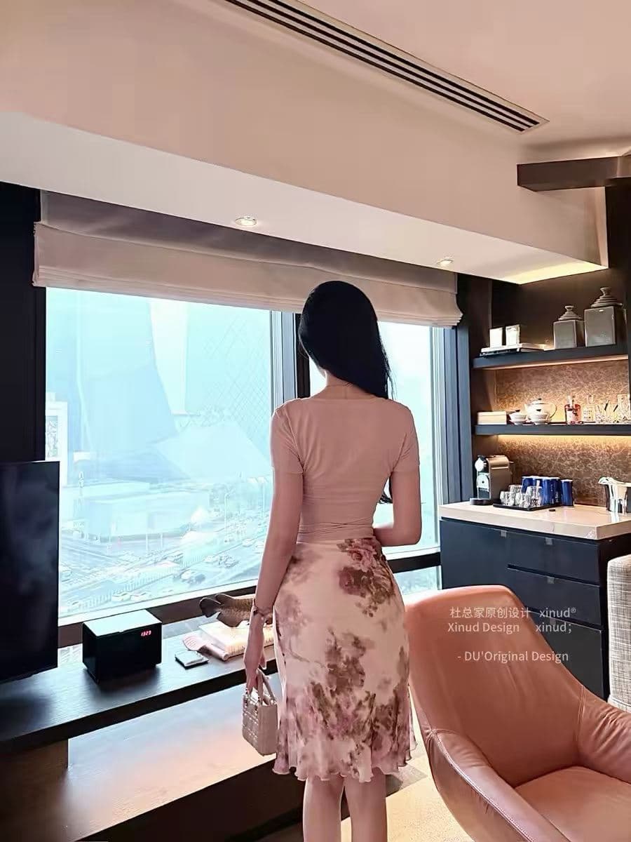 고대 조기 센스 핫걸 세트 핑크색 u 칼라 긍정적 인 어깨 반팔 티셔츠 여성 여름 꽃무늬 하이웨이스트 타이트 스커트 반 스커트 투피스 세트 상세 이미지 7