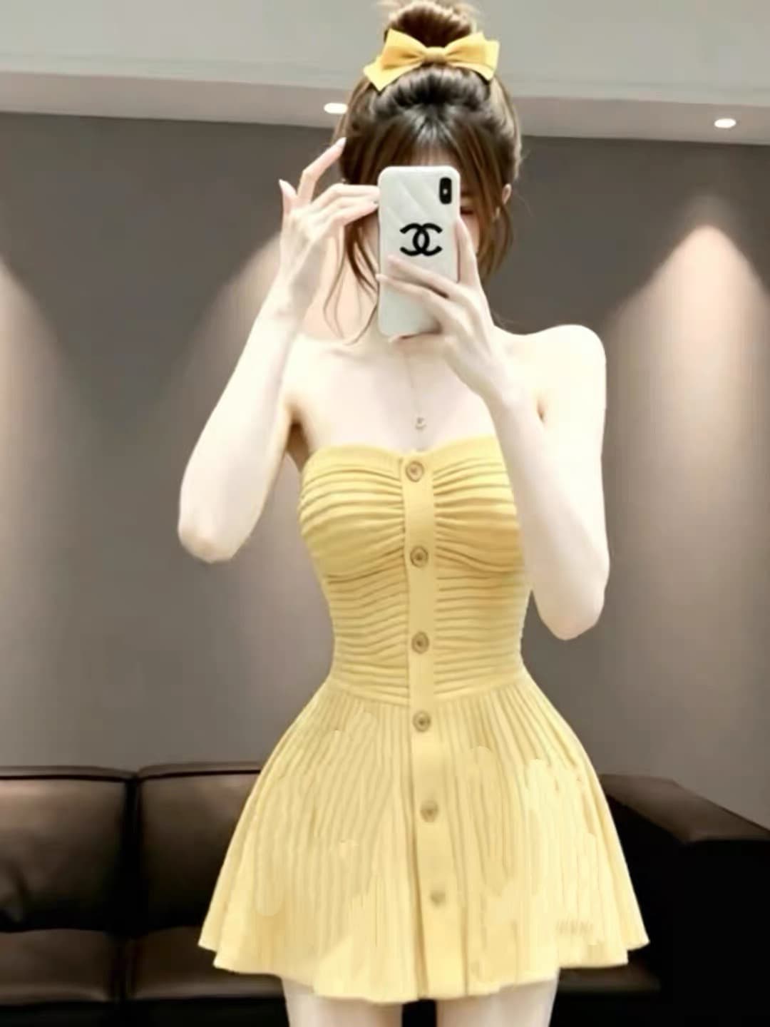 도파민 핫걸 바람 황색 니트 튜브탑 여성 드레스 여름 새로운 주름 허리 수축 슬림해 보이는 단추 미니 스커트 상세 이미지 5