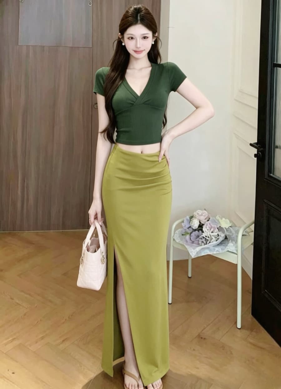 실사 dula 모델링 커브 핫걸 쇼트 스타일 V넥 티셔츠 여성 여름 녹색 타이트 스커트 반신 롱 스커트 세트 이미지 3