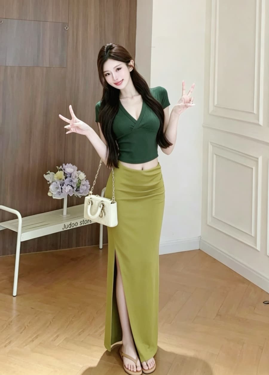 실사 dula 모델링 커브 핫걸 쇼트 스타일 V넥 티셔츠 여성 여름 녹색 타이트 스커트 반신 롱 스커트 세트 상세 이미지 5