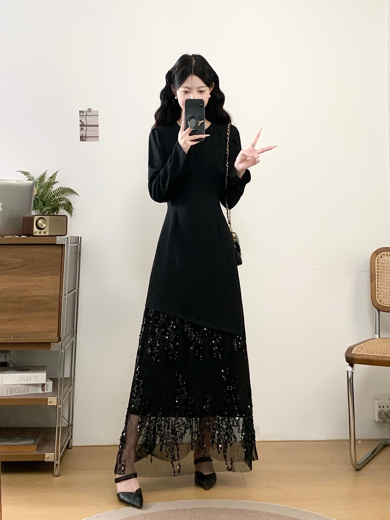 빅 사이즈 여성 의류 실사 2026 가을 새로운 품격 허리 수축 슬림해 보이는 불규칙 패치워크 스팽글 망사 드레스 상세 이미지 8