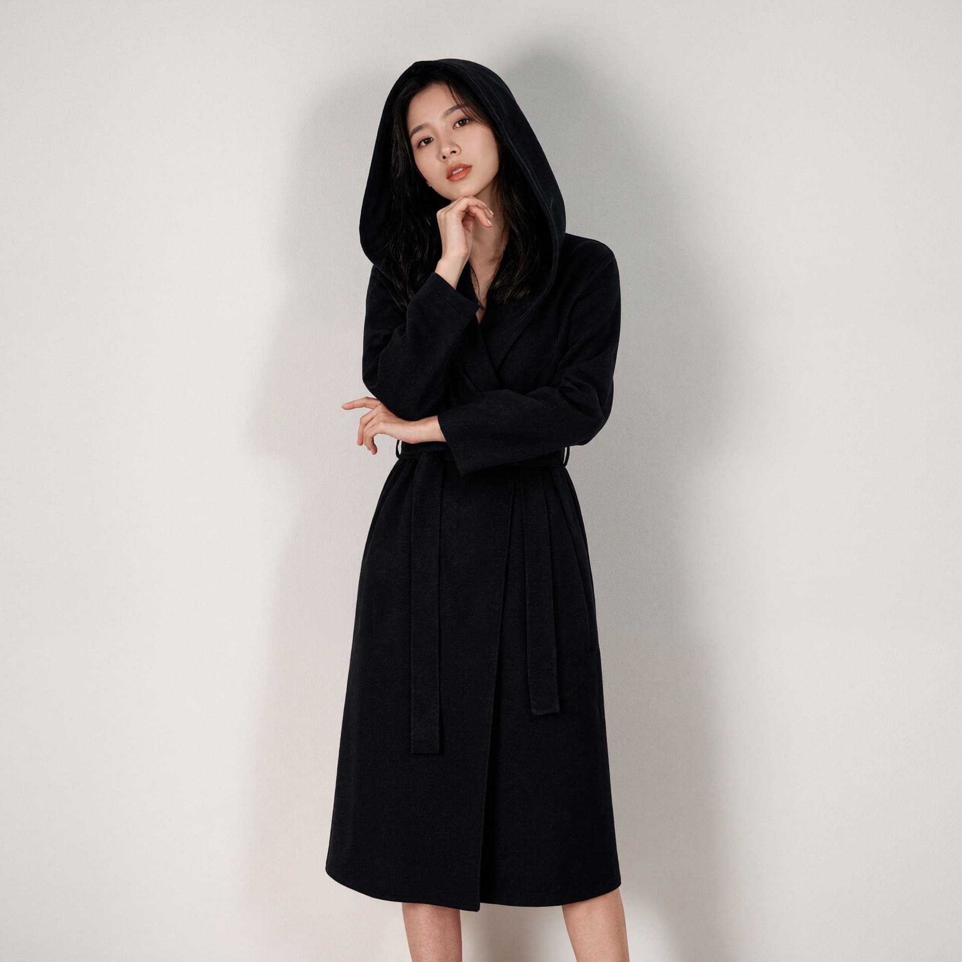 검정색 레이스업 후드 롱 코트 모직 코트 2026 년 겨울 새로운 루즈핏 종류 캐주얼 다용도 모직 여성 코트 이미지 4