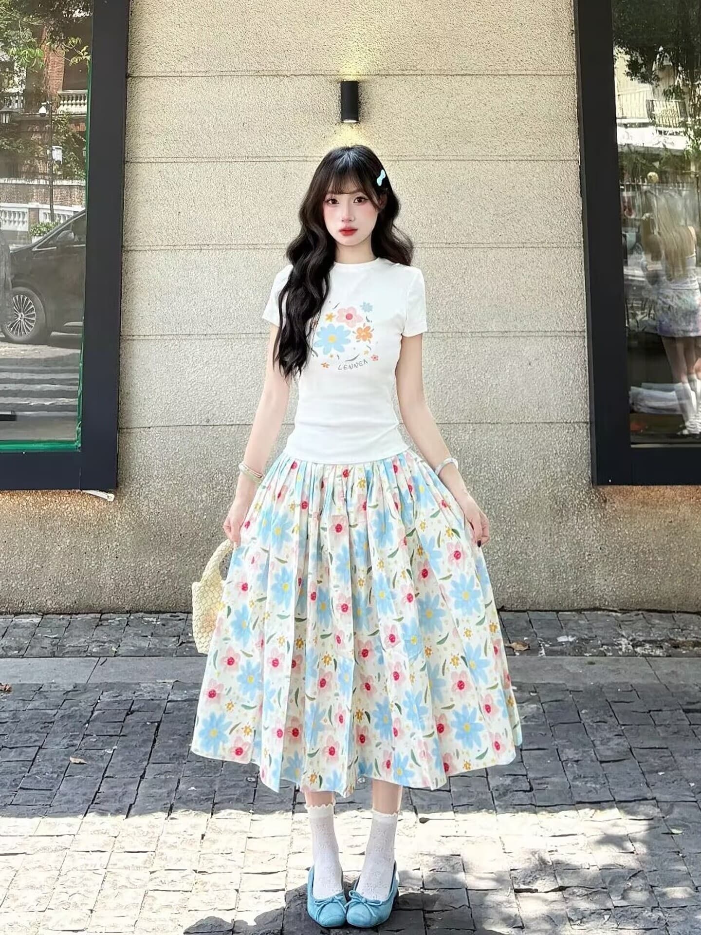한 부서 부드러운 바람 캐주얼 스포츠 슈트 여성 여름 꽃 몸매 가꾸기 반팔 꽃무늬 큰 진자 반신 스커트 투피스 세트 이미지 4