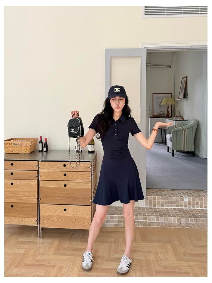 느슨함 치마 단색 핫걸 미니멀리즘 품격 허리 수축 POLO 칼라 캐주얼 프로 피부 슬림해 보이는 드레스 상세 이미지 8