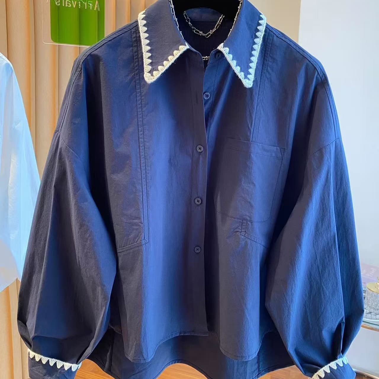 한 인사이드 한 가스 황색 긴팔 여성 셔츠 이른 가을 2026 새로운 루즈핏 배색 Chic 레이스 패치워크 셔츠 이미지 5