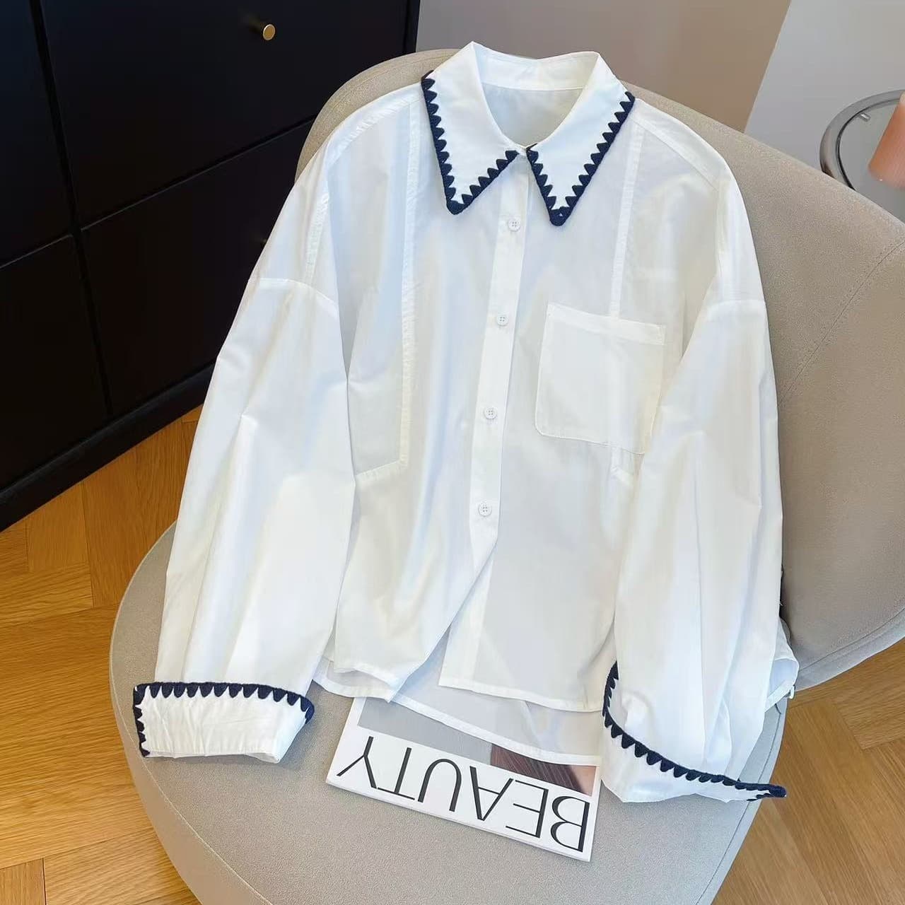 한 인사이드 한 가스 황색 긴팔 여성 셔츠 이른 가을 2026 새로운 루즈핏 배색 Chic 레이스 패치워크 셔츠 이미지 5