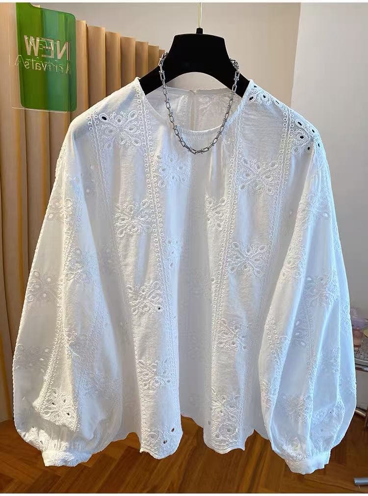 유럽 상품 화이트 홀로우 아웃 라운드 넥 셔츠 여성 긴 소매 2026 새로운 루즈핏 외국 가스 풀오버 레이스 셔츠 작은 셔츠 맨위 상세 이미지 2
