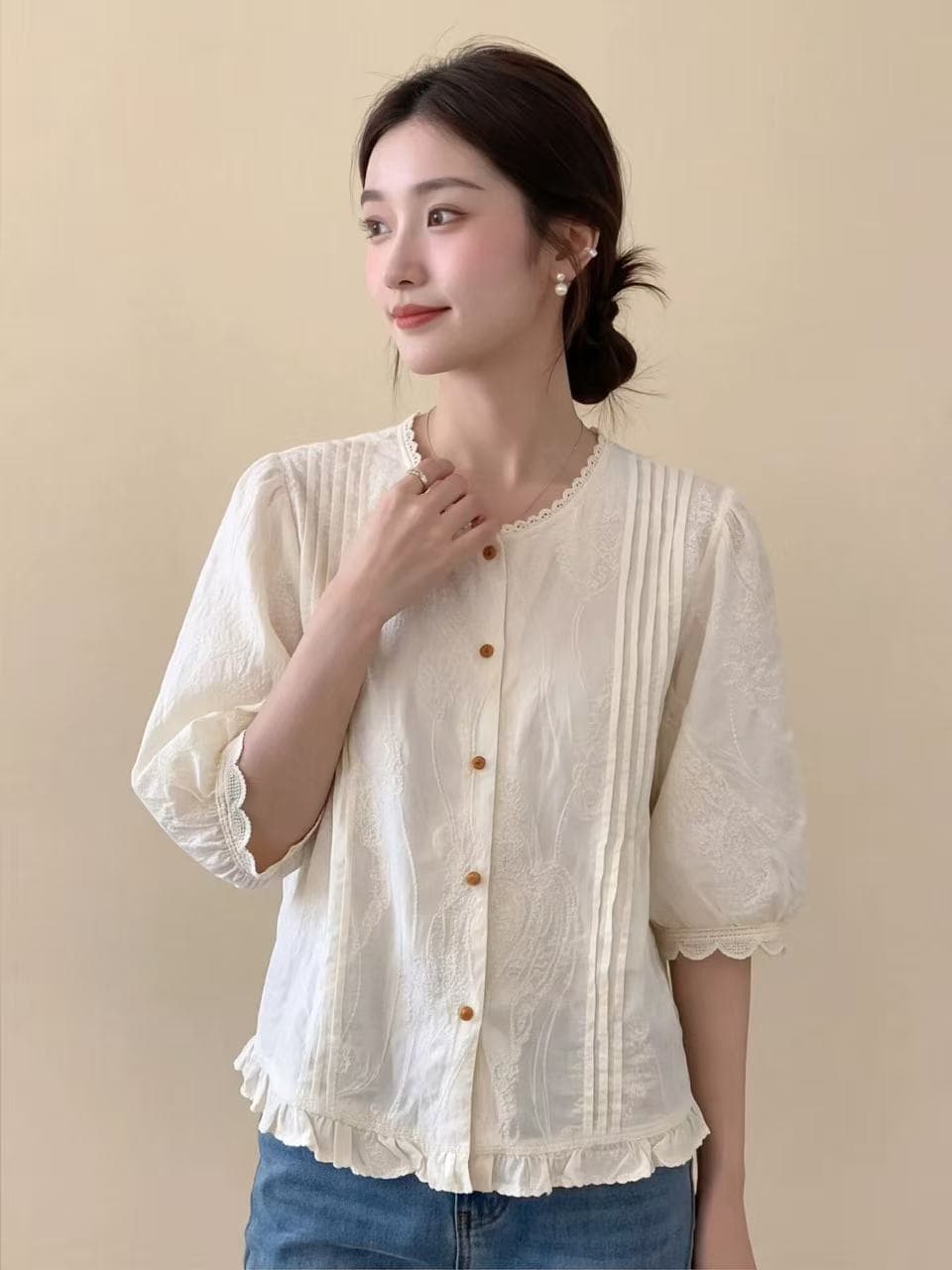 프랑스식 레이스 칼라 거품 소매 여성 셔츠 2026 여름 새로운 품격 고급 센스 출퇴근 다용도 맨위