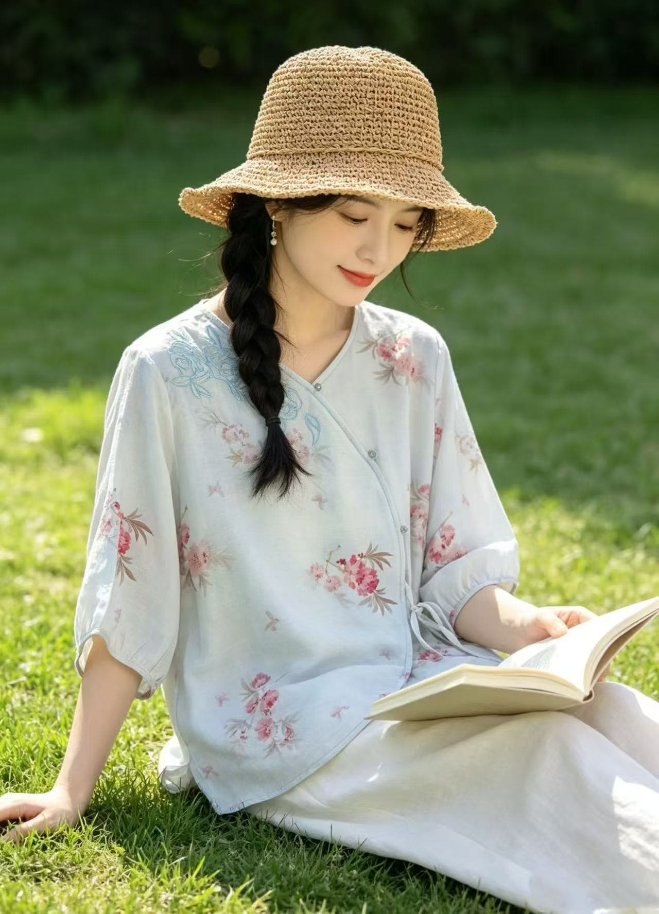 레트로 면 린넨 프린트 여성 셔츠 여름 새로운 중식 국풍 5 점 소매 V넥 비스듬한 襟 레이스업 차 서비스 맨위 이미지 4