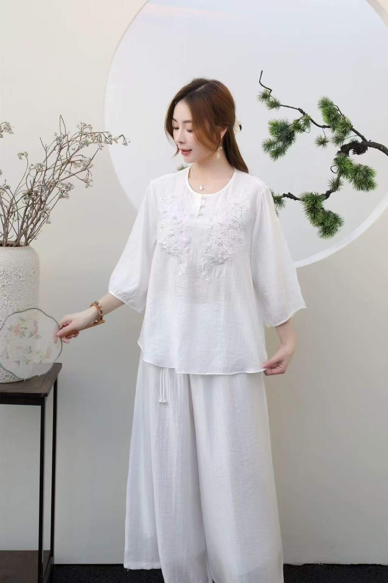 중간 소매 셔츠 디자인 센스 자수 비즈 박기 면 린넨 셔츠 여름 루즈핏 라운드 넥 맨위 t 이미지 2