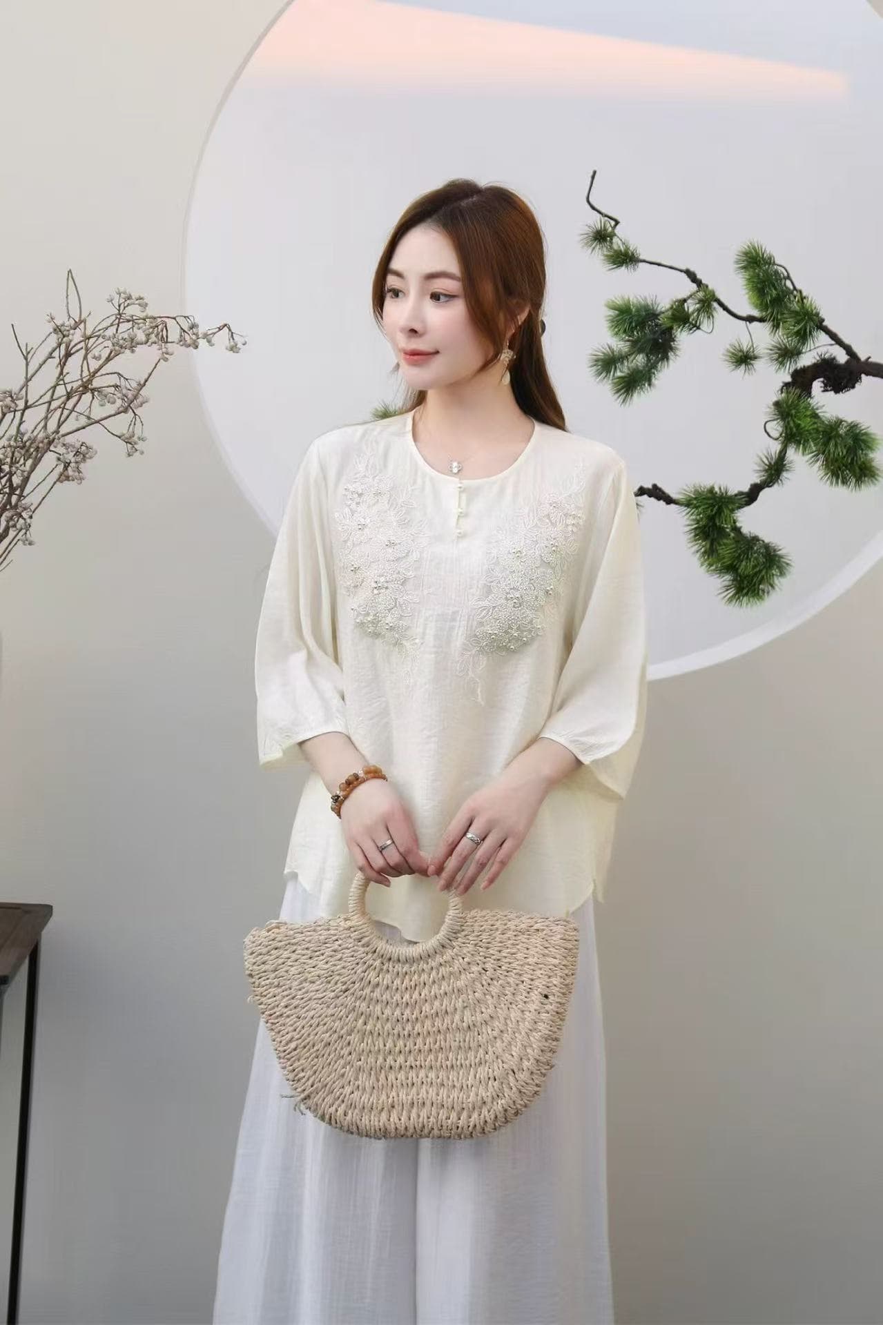 중간 소매 셔츠 디자인 센스 자수 비즈 박기 면 린넨 셔츠 여름 루즈핏 라운드 넥 맨위 t 상세 이미지 11