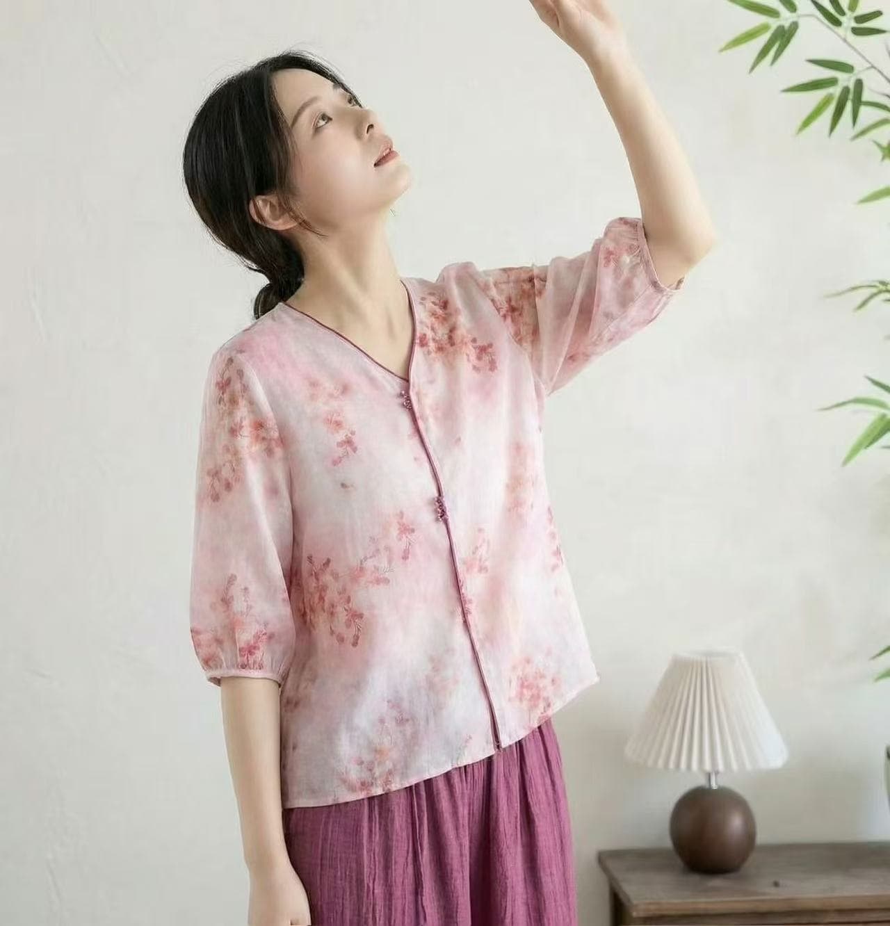 여름 새로운 레트로 V넥 자수 라미 7부 소매 셔츠 여성 레저 루즈핏 풀오버 작은 셔츠 반소매 맨위 상세 이미지 8
