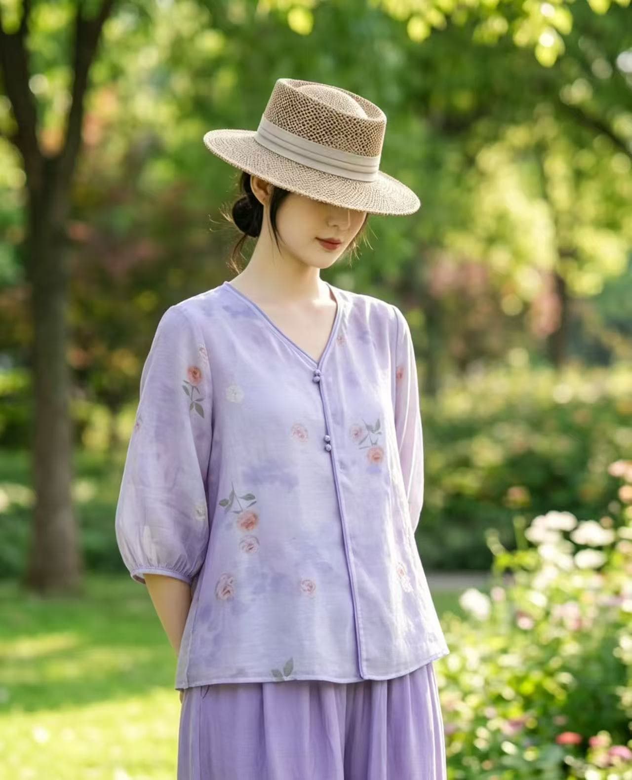 여름 새로운 레트로 V넥 자수 라미 7부 소매 셔츠 여성 레저 루즈핏 풀오버 작은 셔츠 반소매 맨위 상세 이미지 3