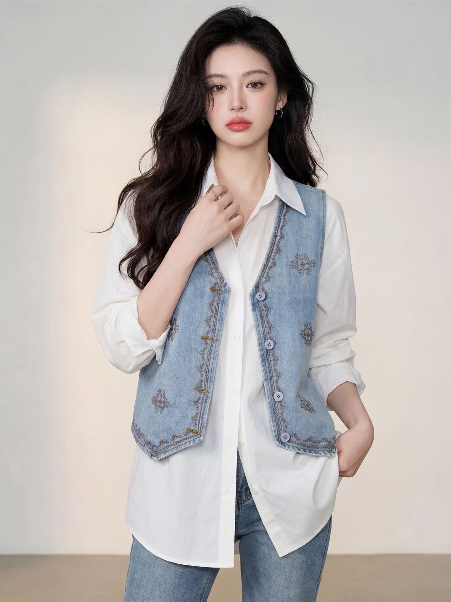 유럽 역 고급 센스 V넥 데님 조끼 여자 자수 싱글 줄 버튼 패션 얇은 스타일 민소매 조끼 자켓 여름 이미지 2