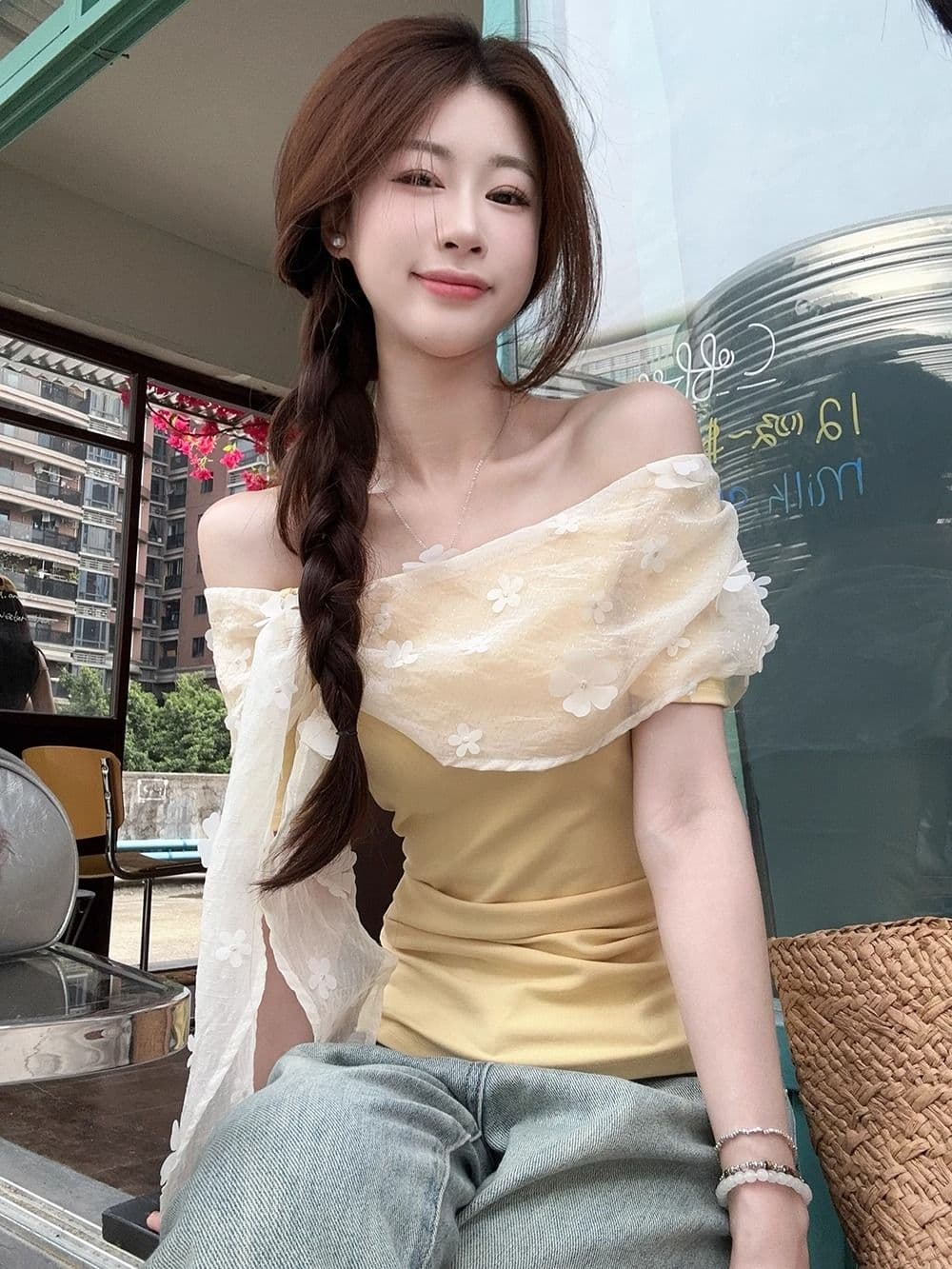 디자인 센스 레이스 조각 꽃 오프숄더 맨위 여성 의류 여름 몸매 가꾸기 슬림해 보이는 허리 수축 황색 반팔 티셔츠 상세 이미지 2