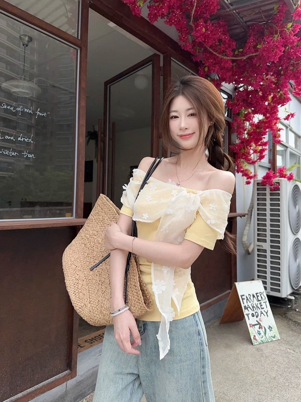 디자인 센스 레이스 조각 꽃 오프숄더 맨위 여성 의류 여름 몸매 가꾸기 슬림해 보이는 허리 수축 황색 반팔 티셔츠 상세 이미지 3