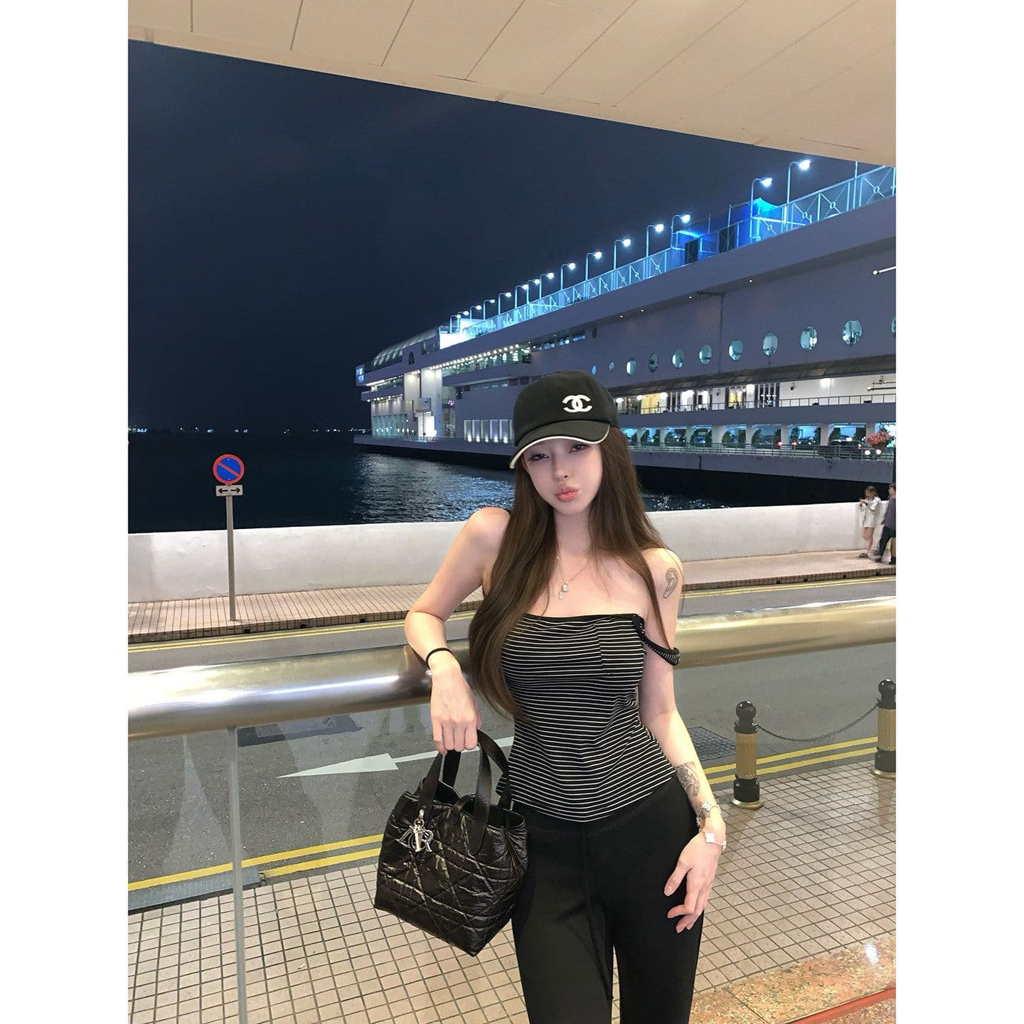 suuuicee 화 초점 높음 비전 수준 스트라이프 몸매 가꾸기 와이드 어깨끈 캐미솔 핫걸 맨위 이미지 5