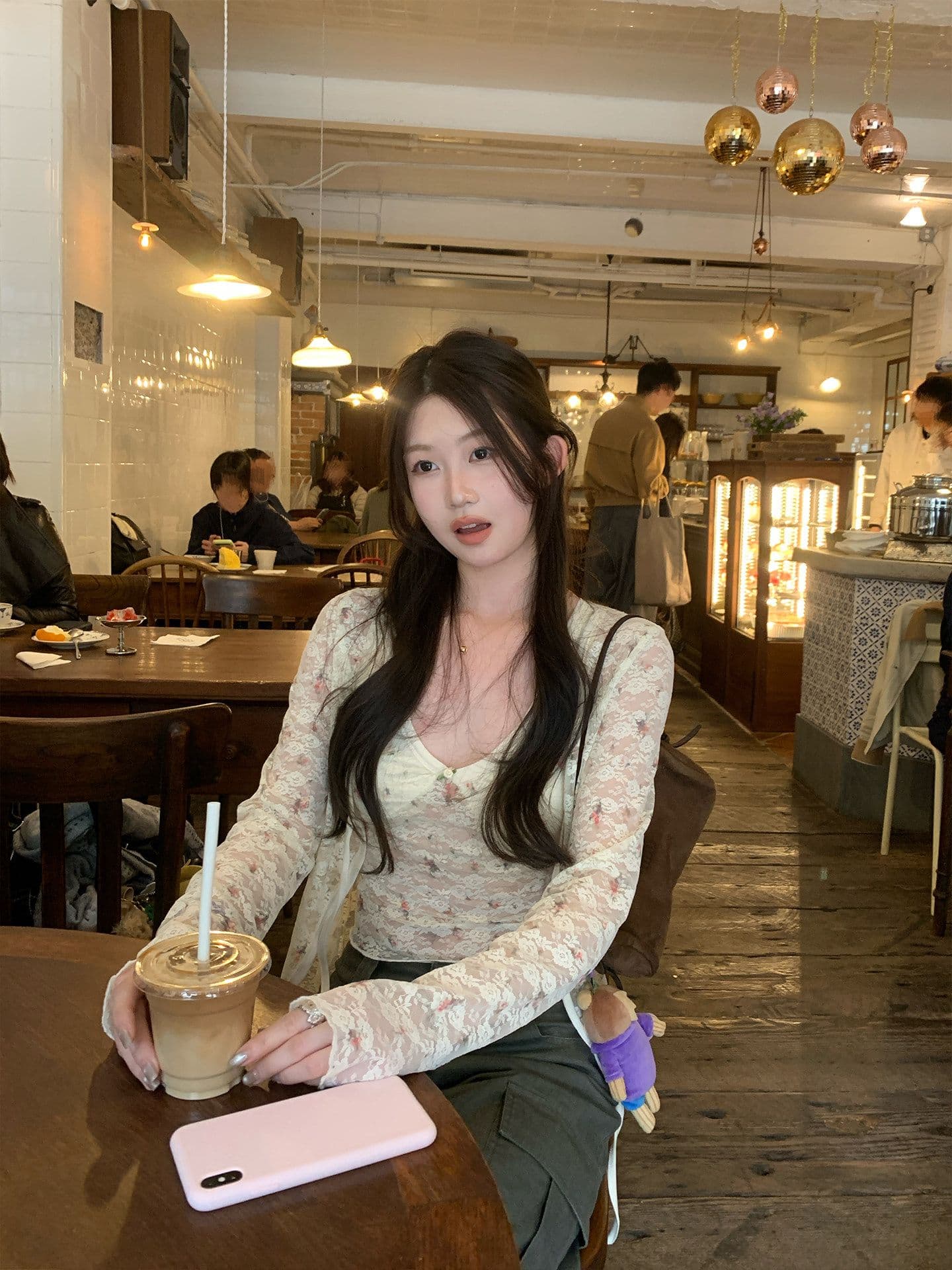 원본 원단 부드러운 센스 레이스 꽃무늬 조끼 오픈 가디건 두 조각 여성 세트 2026 여름 레이스업 V넥 작은 세트 이미지 2