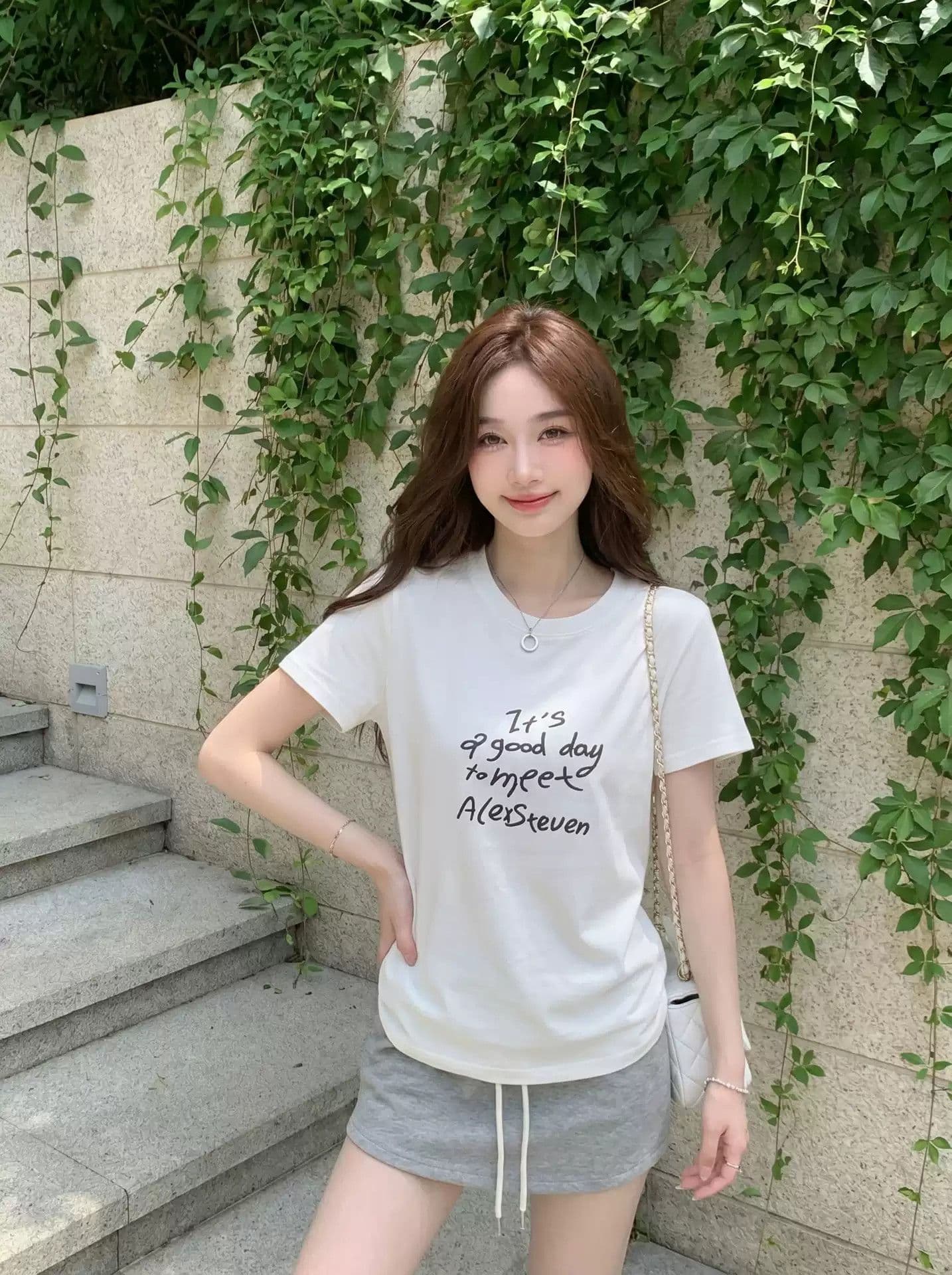 순면 40 220 그램 92 면 8 암모니아 Lun 한국 스타일 새로운 긍정적 인 어깨 반팔 티셔츠 여성 프린트 핫걸 맨위 이미지 4