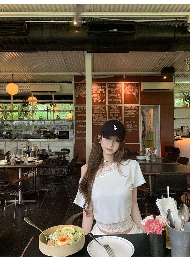 아름다움 어깨 법 새싹 레이스 조각 비스듬한 어깨 티셔츠 여성 여름 허리 수축 슬림해 보이는 반팔 디자인 센스 핫걸 맨위 상세 이미지 13