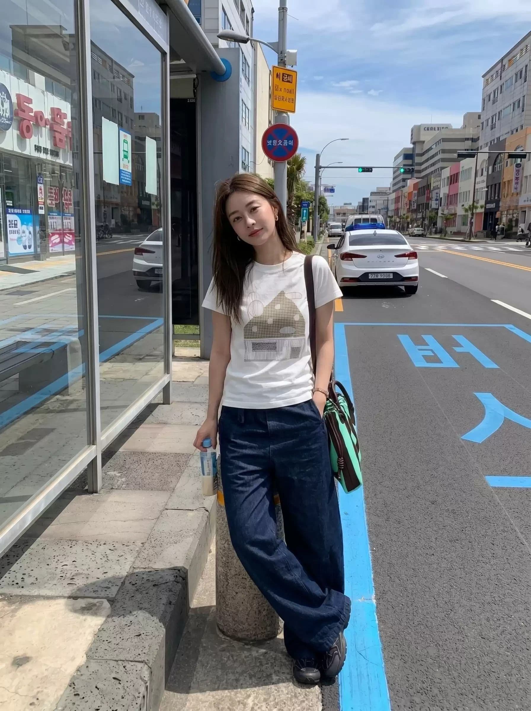 순면 40 220 그램 92 면 8 암모니아 Lun 한국 스타일 새로운 긍정적 인 어깨 반팔 티셔츠 여성 프린트 몸매 가꾸기 핫걸 맨위 이미지 3