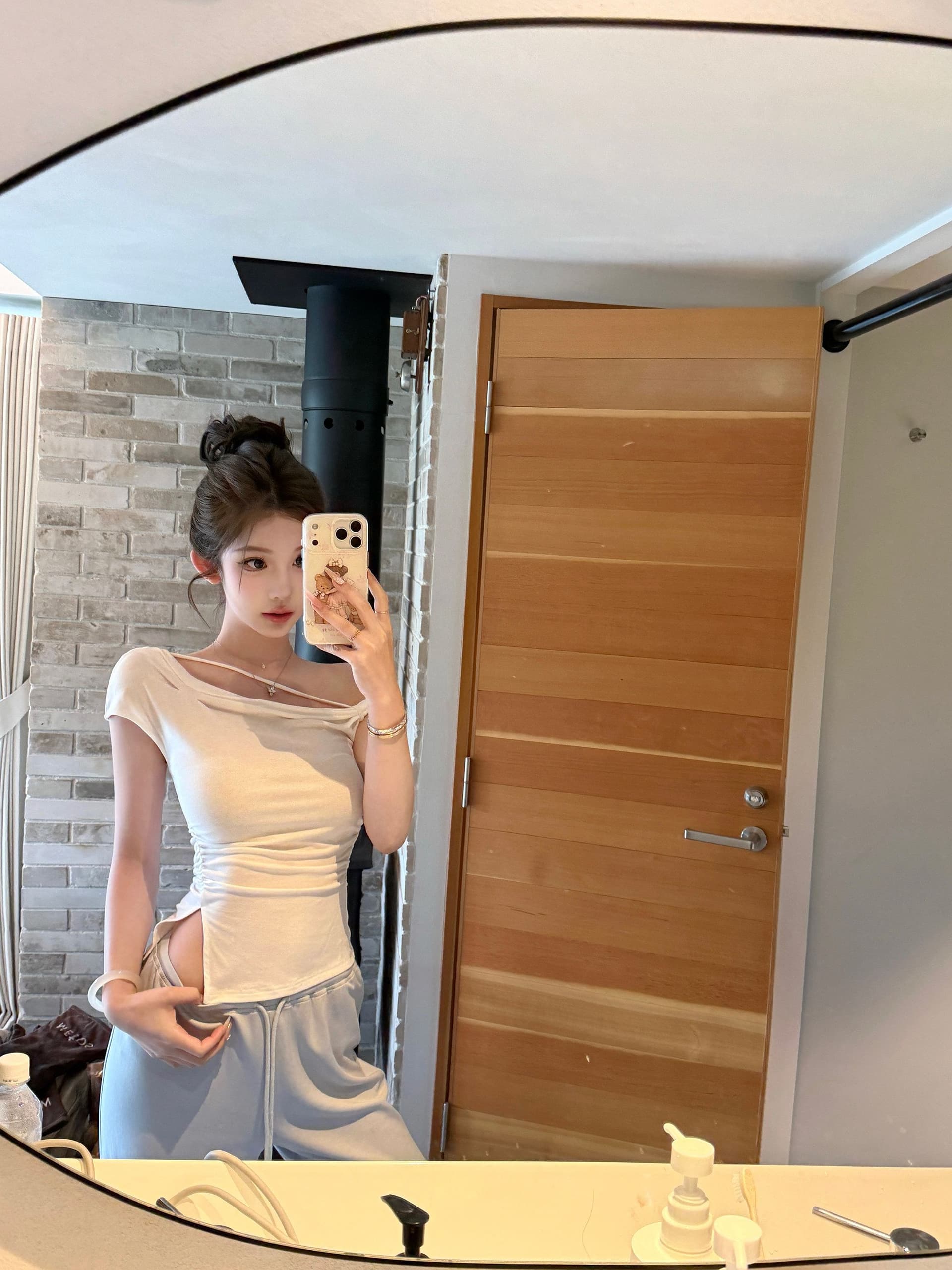 한 부서 핫걸 비스듬한 어깨 반팔 맨위 여성 여름 새로운 주름 허리 수축 몸매 가꾸기 슬림해 보이는 불규칙 티셔츠 작은 셔츠 이미지 2