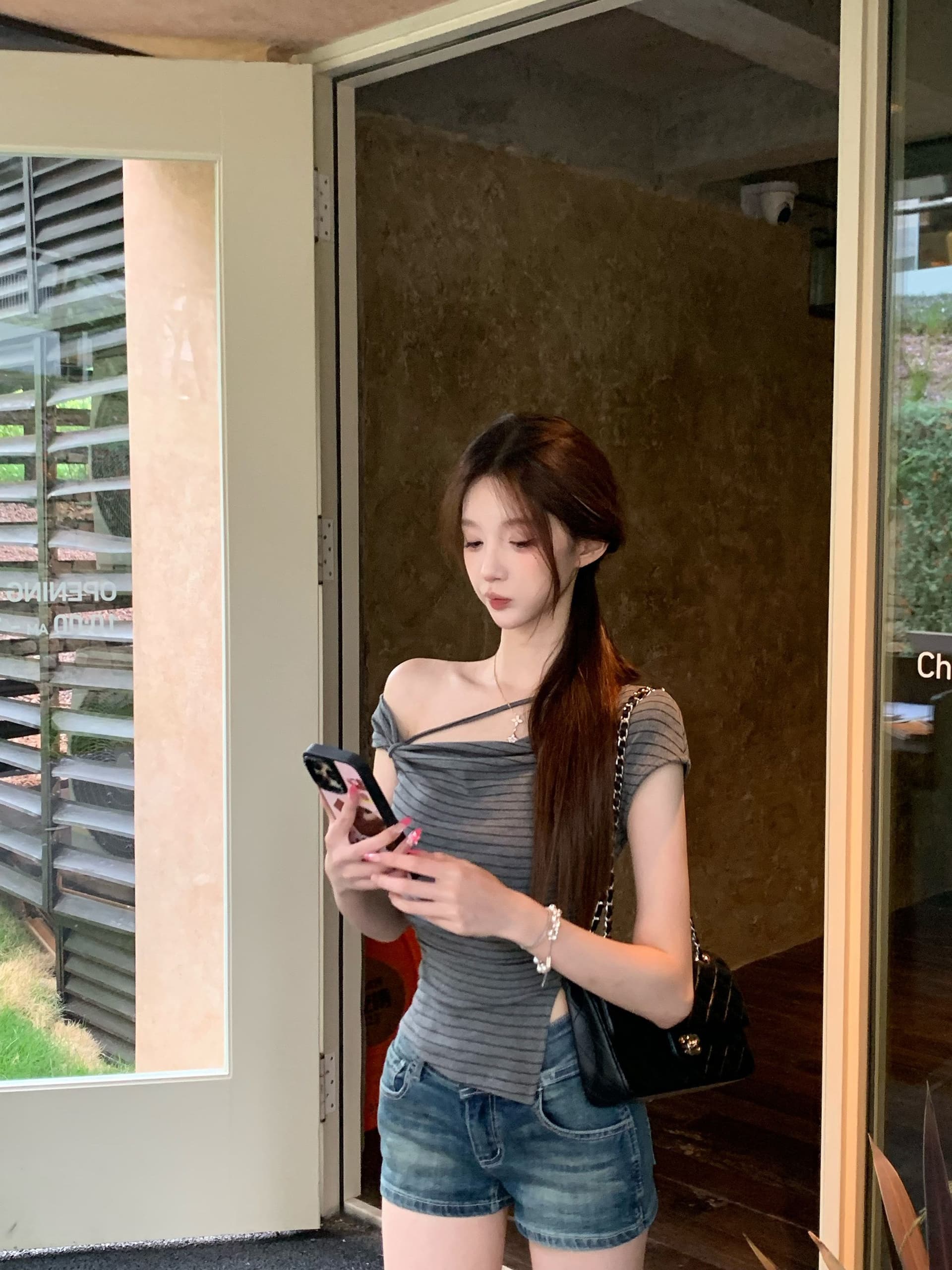 한 부서 핫걸 비스듬한 어깨 반팔 맨위 여성 여름 새로운 주름 허리 수축 몸매 가꾸기 슬림해 보이는 불규칙 티셔츠 작은 셔츠 이미지 3