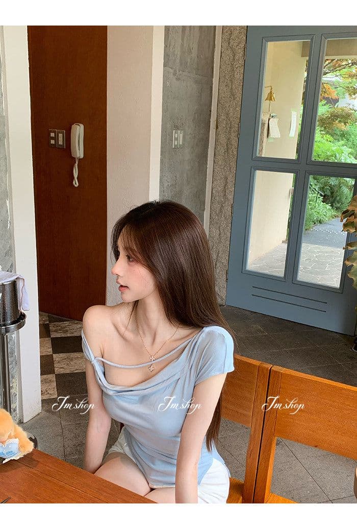 한 부서 핫걸 비스듬한 어깨 반팔 맨위 여성 여름 새로운 주름 허리 수축 몸매 가꾸기 슬림해 보이는 불규칙 티셔츠 작은 셔츠 상세 이미지 8