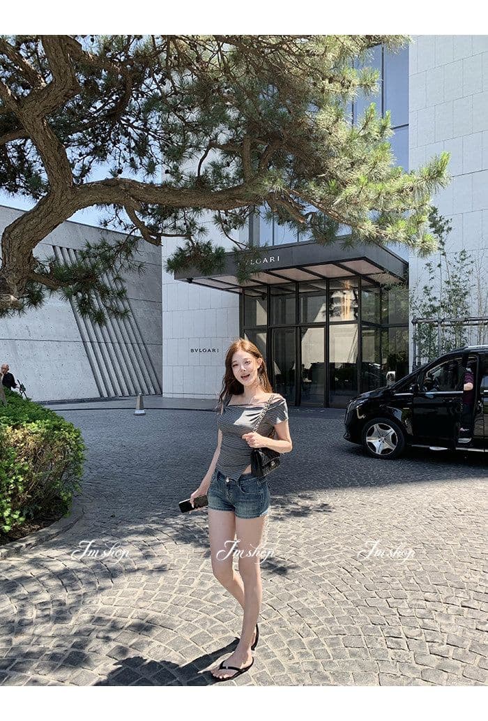 한 부서 핫걸 비스듬한 어깨 반팔 맨위 여성 여름 새로운 주름 허리 수축 몸매 가꾸기 슬림해 보이는 불규칙 티셔츠 작은 셔츠 상세 이미지 20