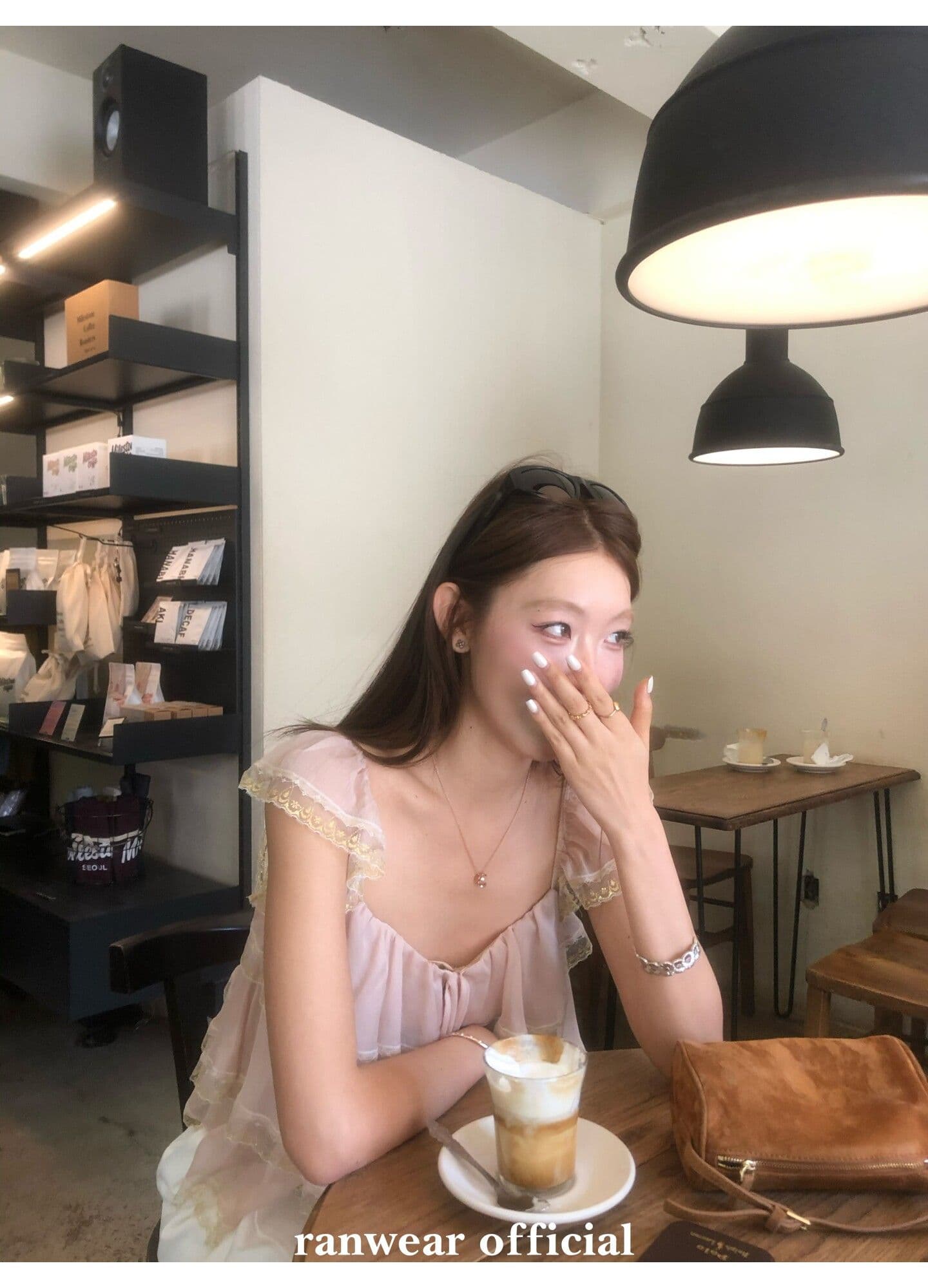 작은 대중 디자인 센스 빛 럭셔리 철자 레이스 패치워크 레이스 광장 칼라 요정 가스 작은 날다 소매 반팔 맨위 여성 여름 티셔츠 상세 이미지 8