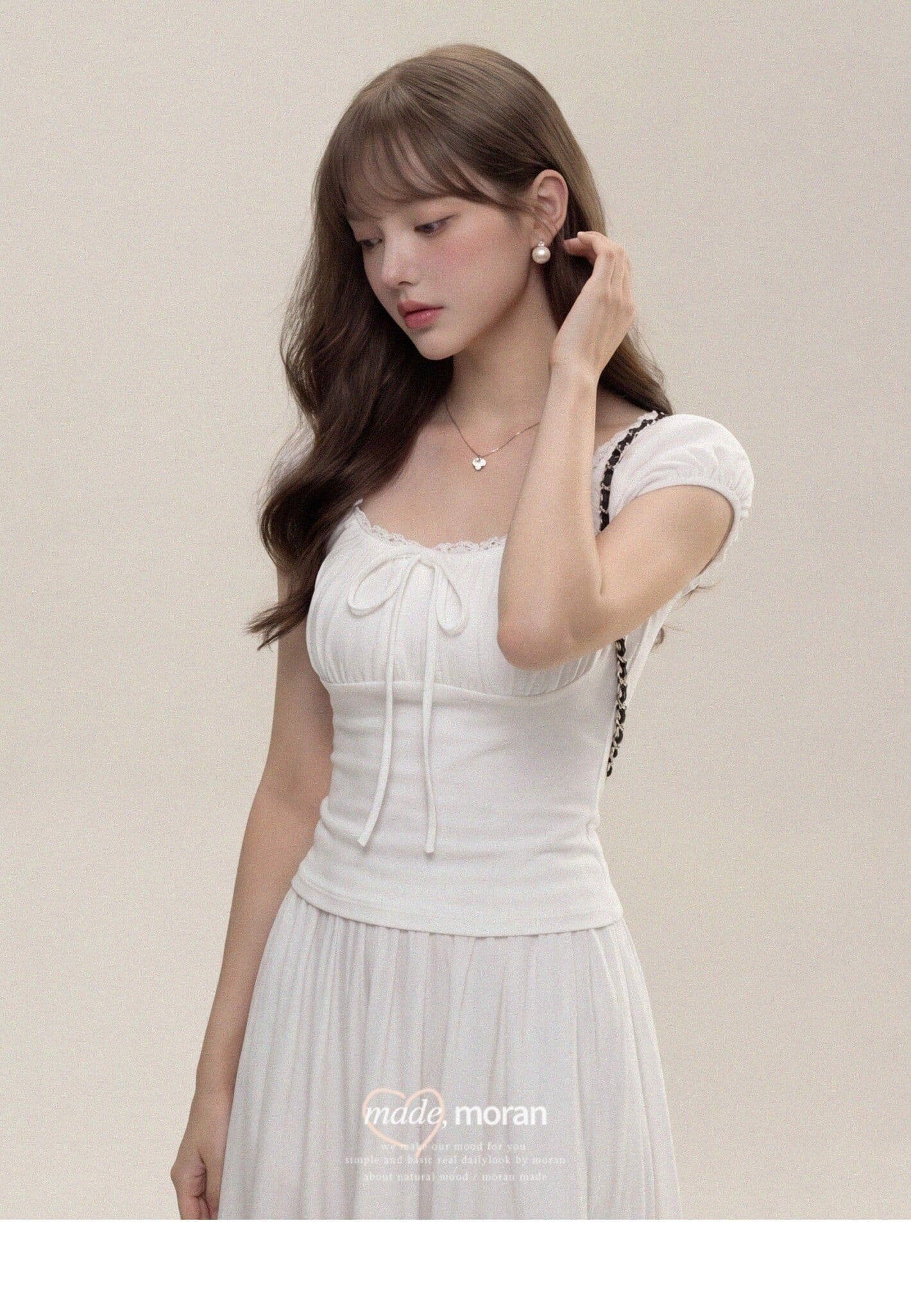 광장 칼라 레이스 반팔 맨위 여성 여름 새로운 순수한 욕망 바람 디자인 센스 펌프 로프 몸매 가꾸기 슬림해 보이는 화이트 티셔츠 상세 이미지 5