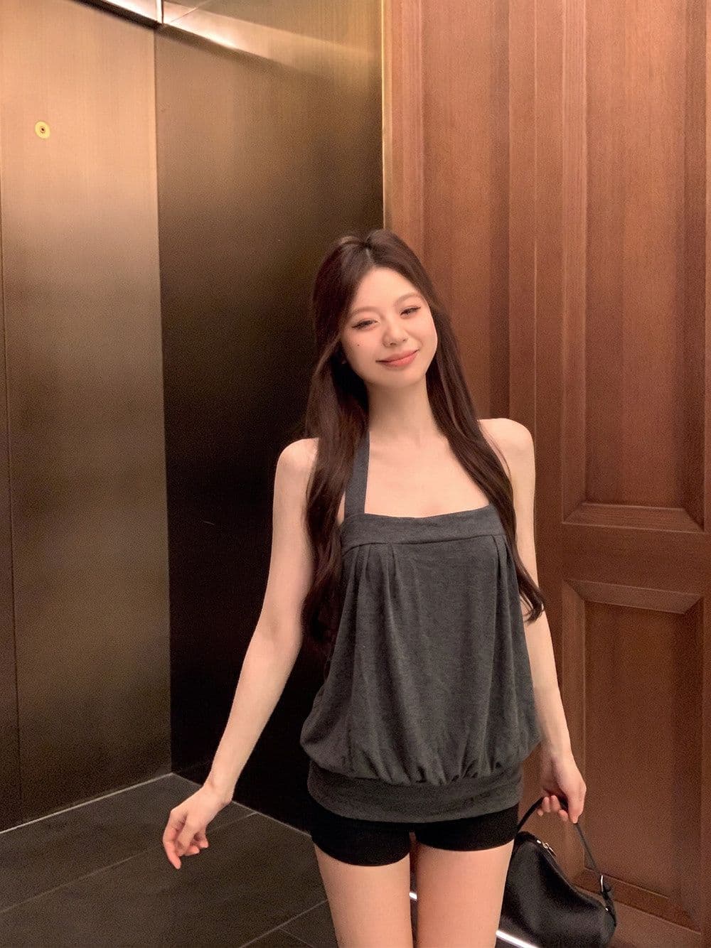 순수한 욕망 바람 어두운 회색 행침 목 튜브탑 캐미솔 여름 외출용 루즈핏 슬림해 보이는 민소매 꽃밭 짧은 맨위 상세 이미지 8