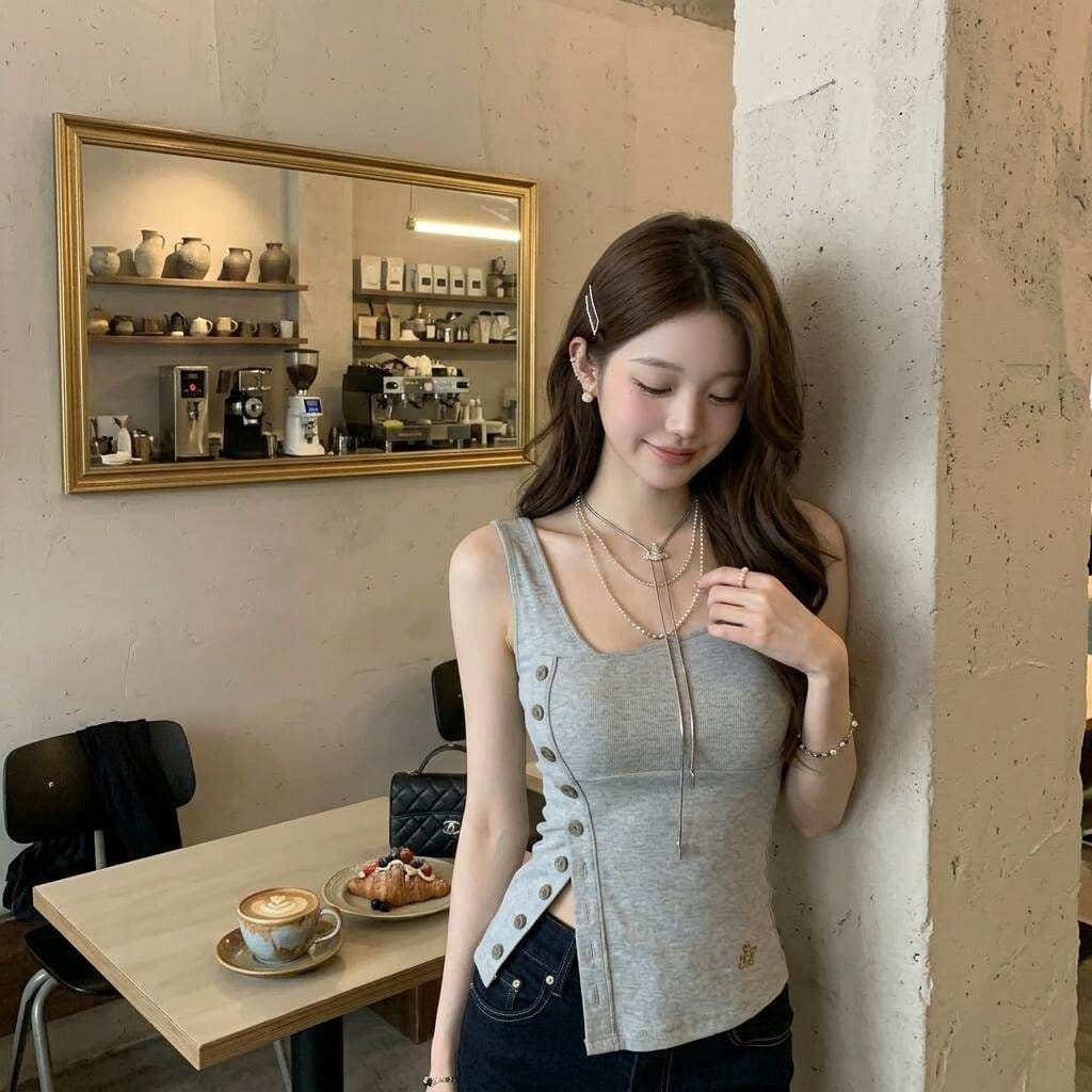 2026 여름 새로운 핫걸 바람 디자인 센스 비스듬한 칼라 비대칭 트임 단추 조끼 여성 민소매 맨위 여성 상세 이미지 5