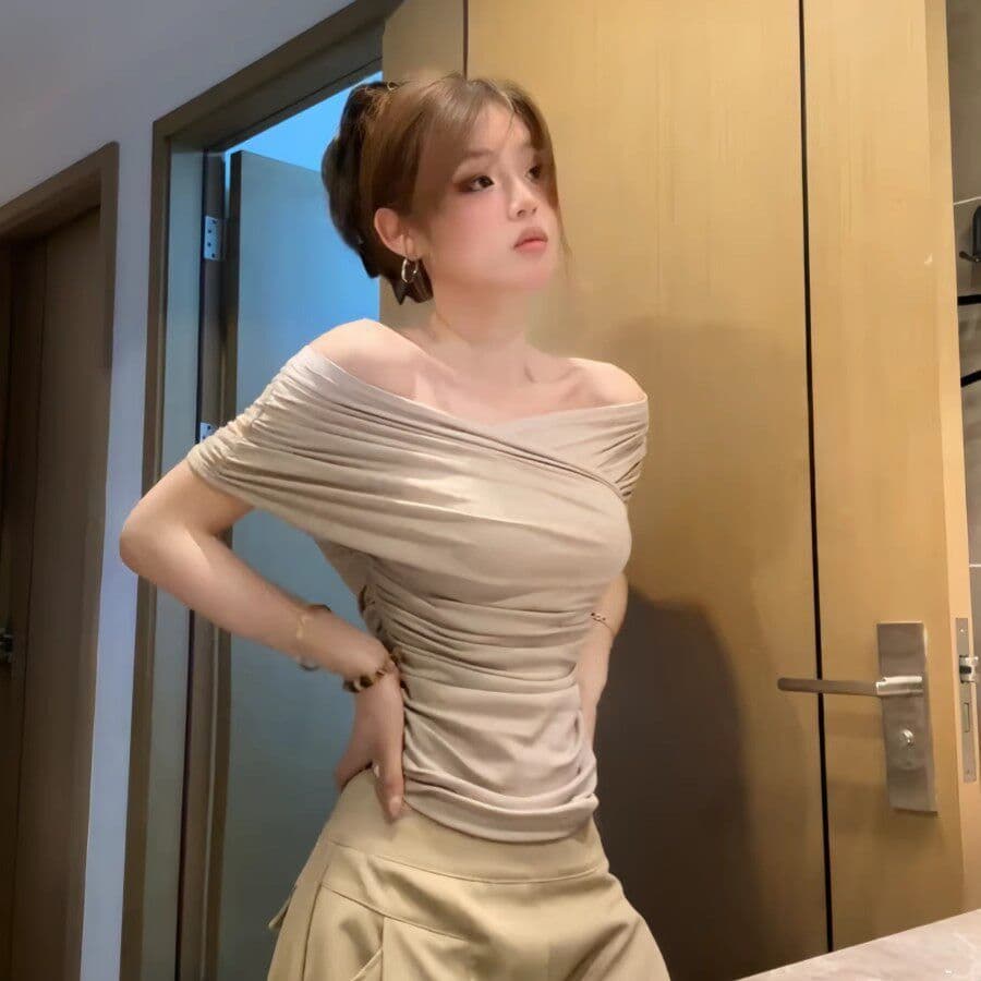 원본 것 한국 스타일 디자인 센스 오프숄더 보트넥 맨위 여성 여름 펌프 Pleat 슬림해 보이는 반팔 작은 셔츠 몸매 가꾸기 티셔츠 상세 이미지 3