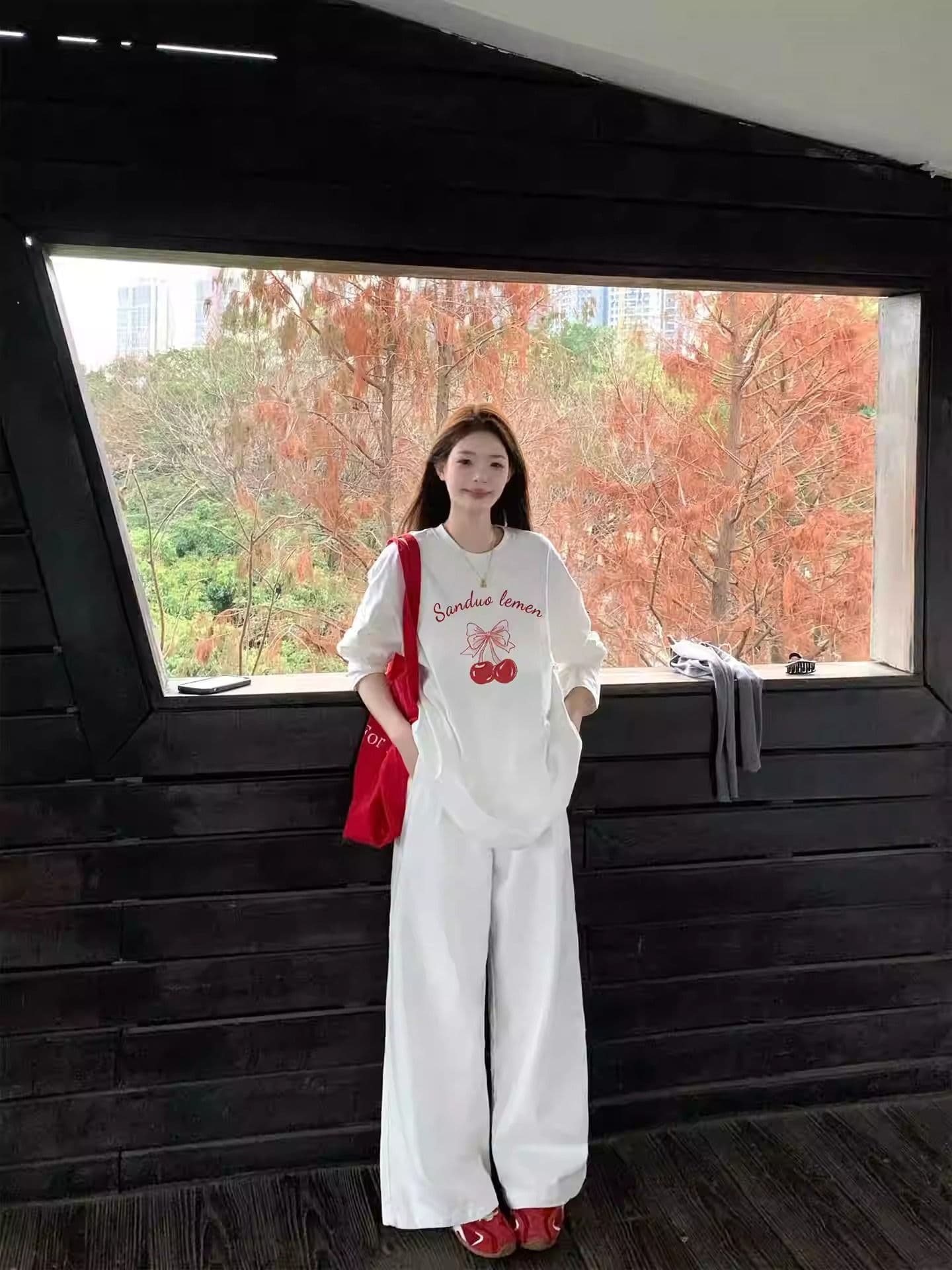 가을 순면 긴팔 티셔츠 여성 2026 한국 스타일 새로운 디자인 센스 프린트 다용도 기본 셔츠 맨위 상세 이미지 2