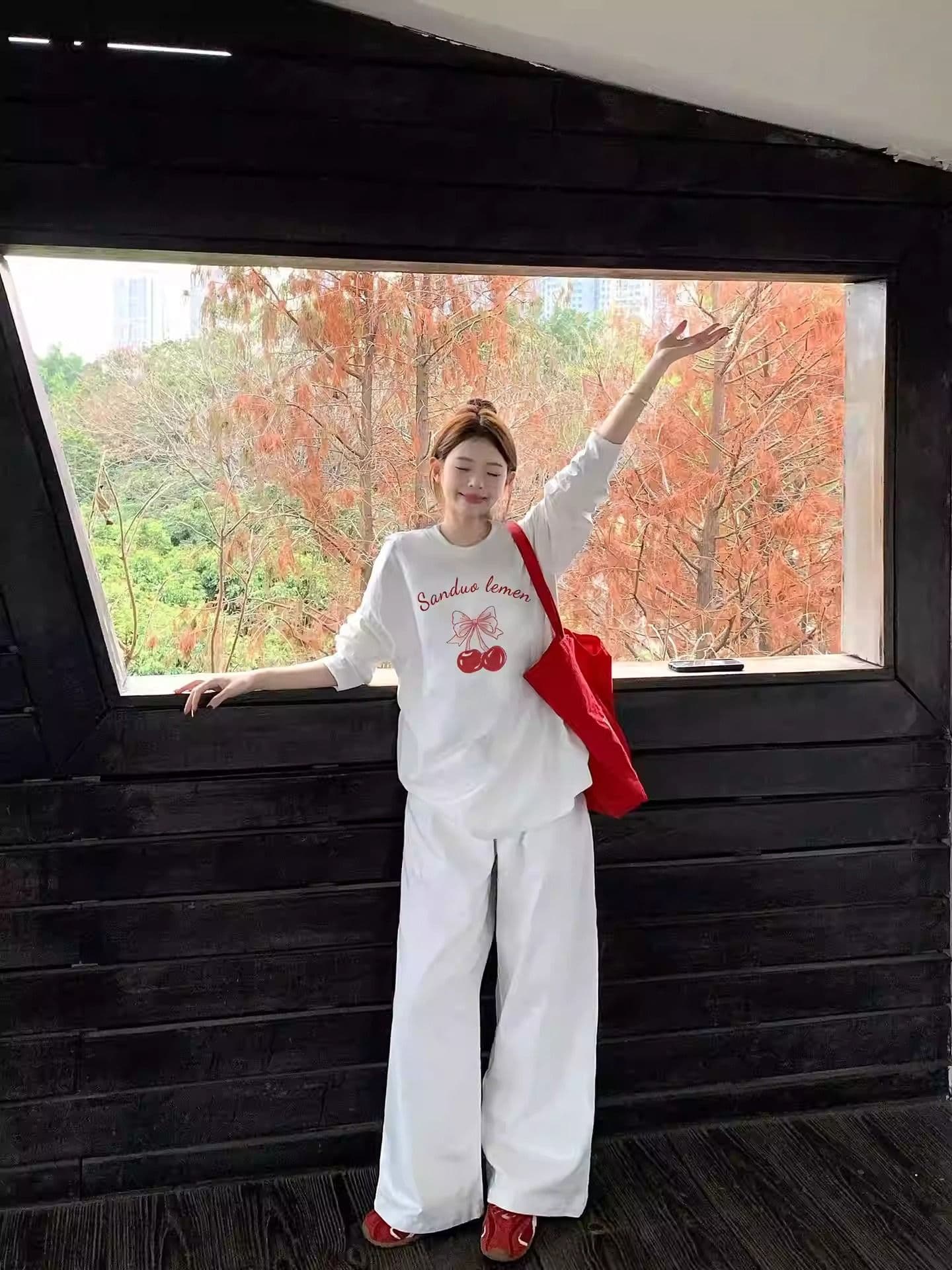 가을 순면 긴팔 티셔츠 여성 2026 한국 스타일 새로운 디자인 센스 프린트 다용도 기본 셔츠 맨위 상세 이미지 3