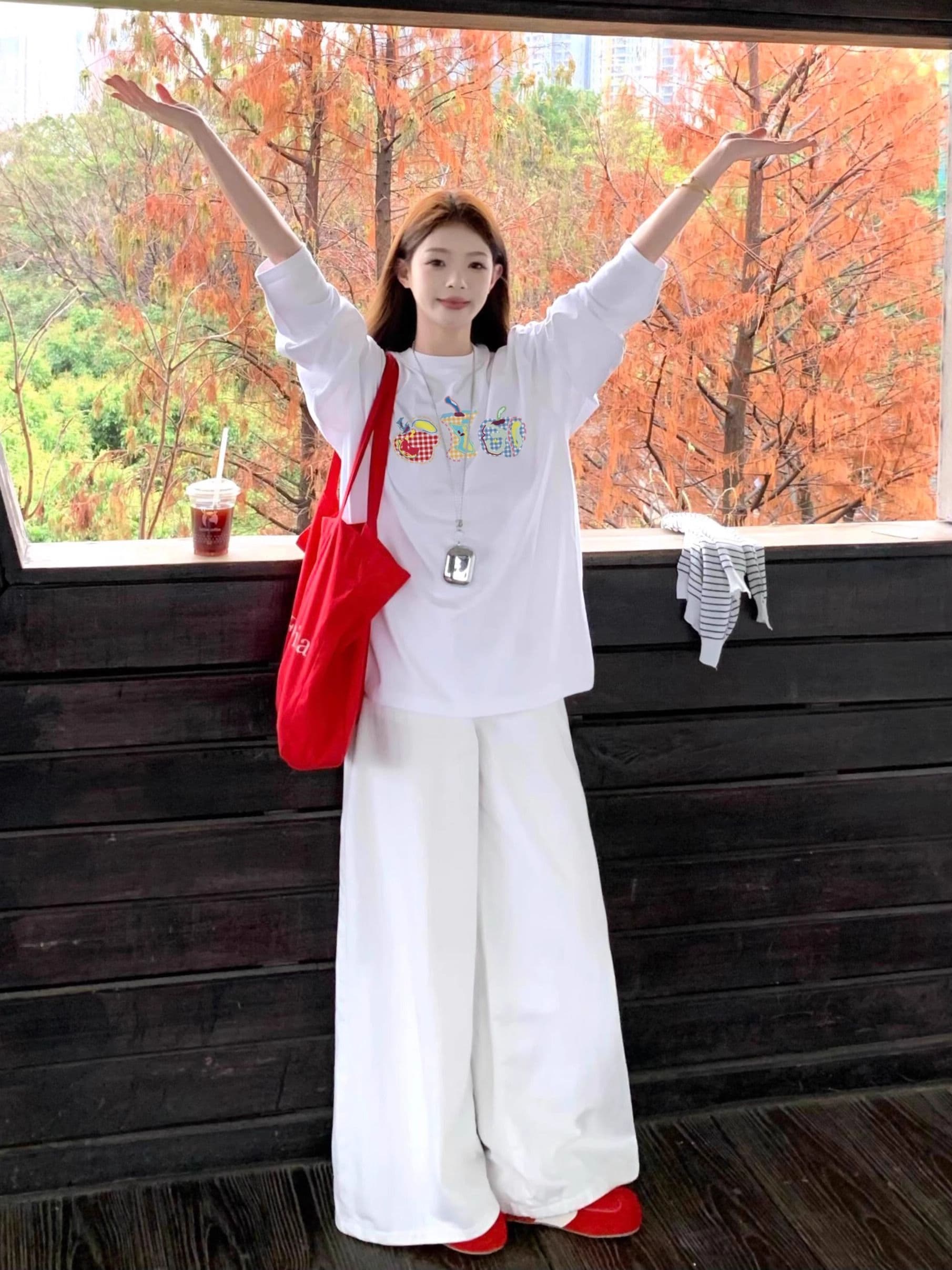 가을 순면 긴팔 티셔츠 여성 2026 한국 스타일 새로운 디자인 센스 프린트 다용도 기본 셔츠 맨위 상세 이미지 7