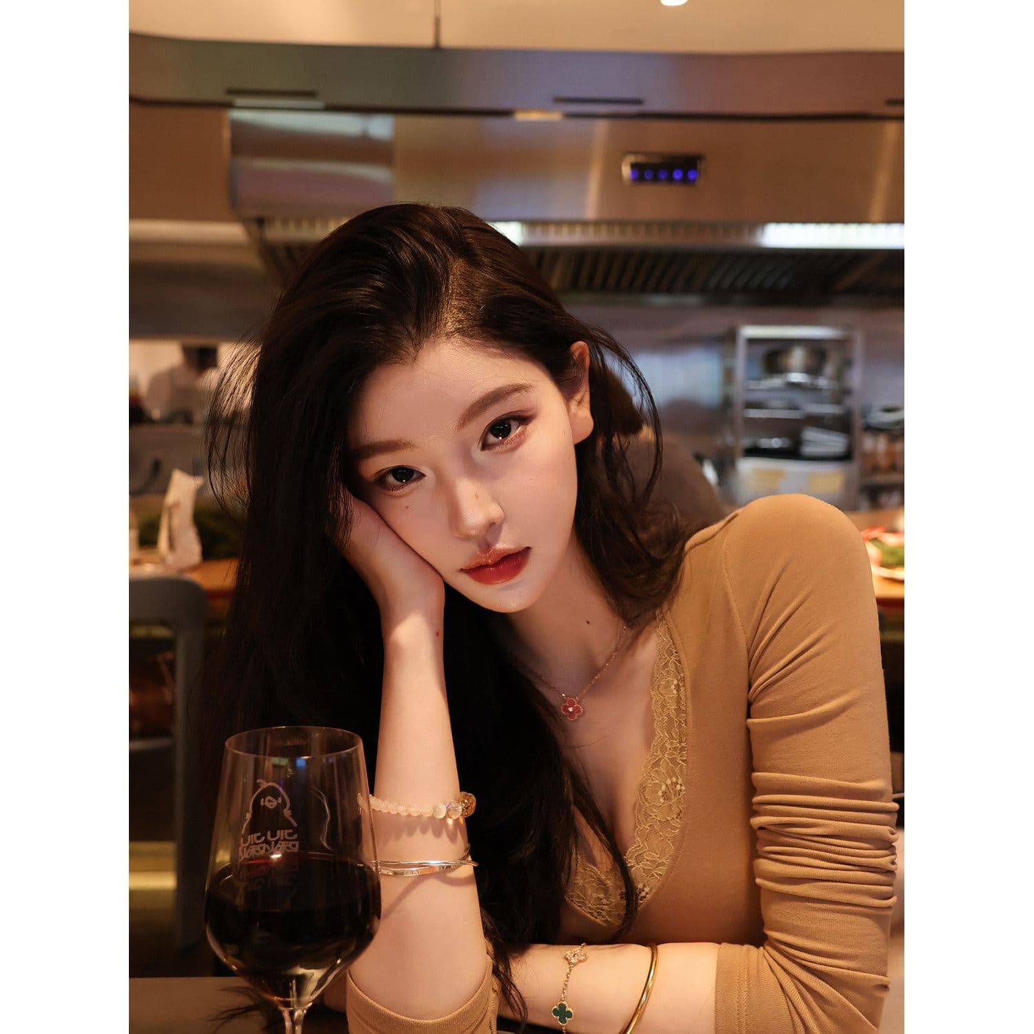프랑스식 레이스 V넥 백리스 긴팔 여성 가을 겨울 몸매 가꾸기 슬림해 보이는 쇼트 스타일 기본 셔츠 회색 긍정적 인 어깨 의류 이미지 3