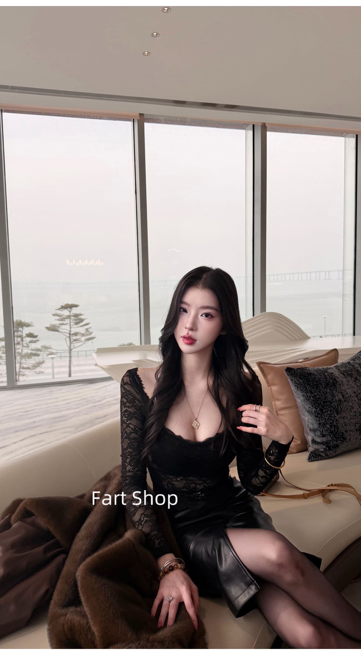 벨트 가슴 패드 다크 낭만주의 깊은 v 오프숄더 검정색 레이스 티셔츠 여성 허리 수축 홀로우 아웃 벨트 가슴 패드 인사이드 가져 가라. 상세 이미지 7