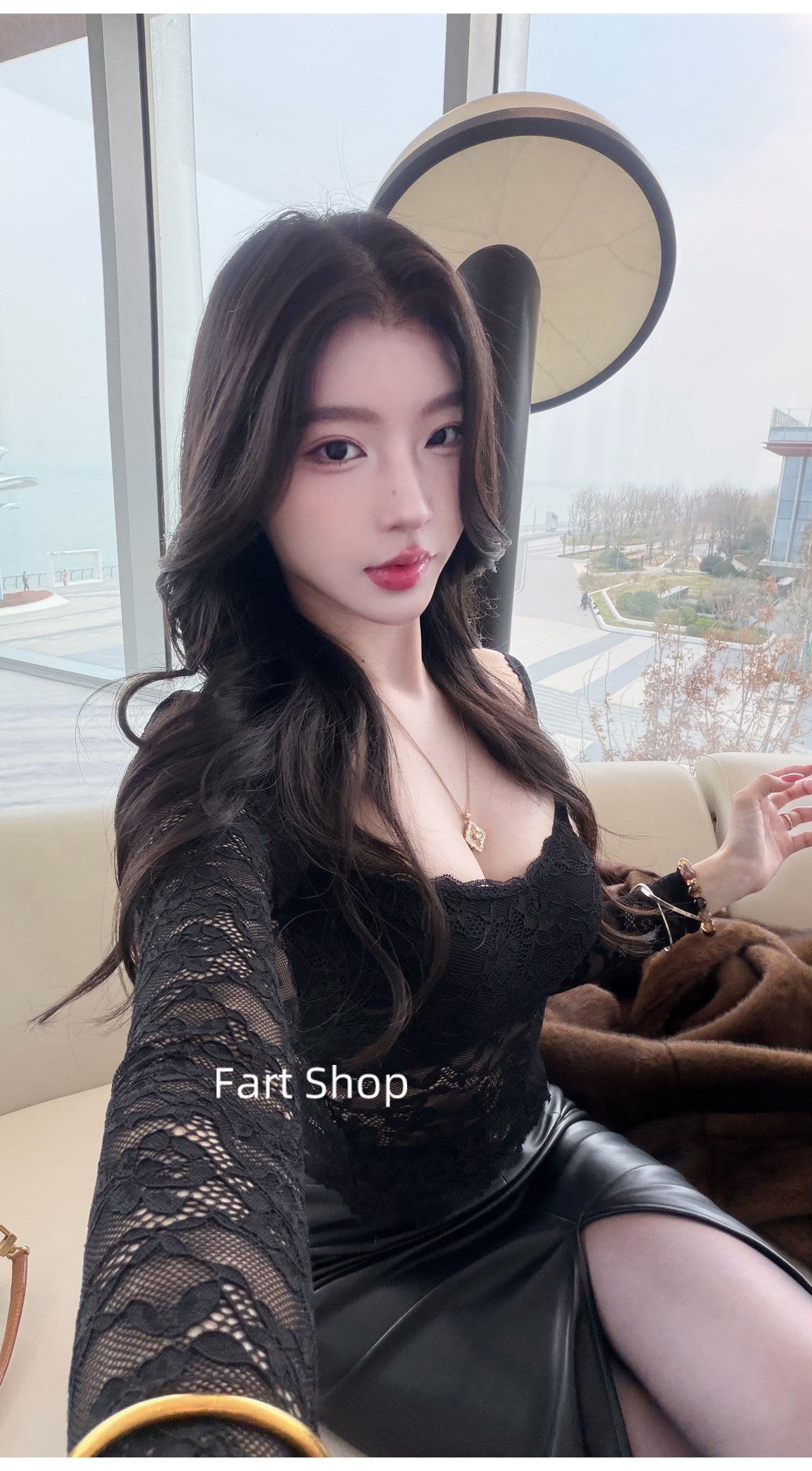 벨트 가슴 패드 다크 낭만주의 깊은 v 오프숄더 검정색 레이스 티셔츠 여성 허리 수축 홀로우 아웃 벨트 가슴 패드 인사이드 가져 가라. 상세 이미지 8