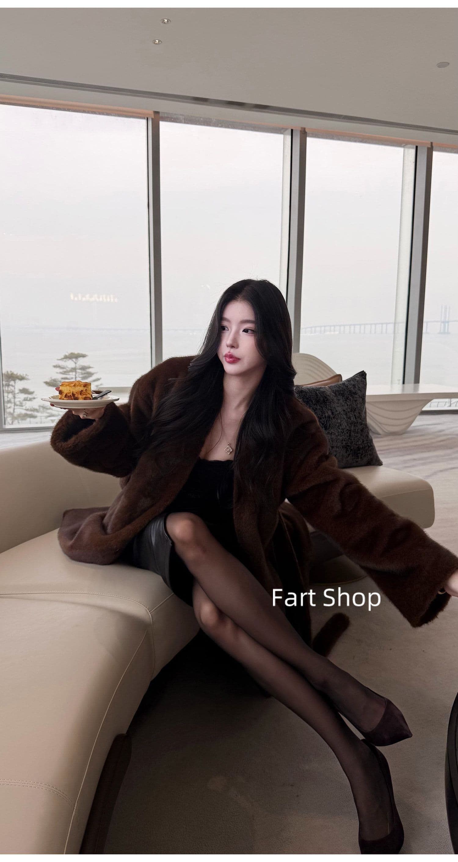 벨트 가슴 패드 다크 낭만주의 깊은 v 오프숄더 검정색 레이스 티셔츠 여성 허리 수축 홀로우 아웃 벨트 가슴 패드 인사이드 가져 가라. 상세 이미지 10