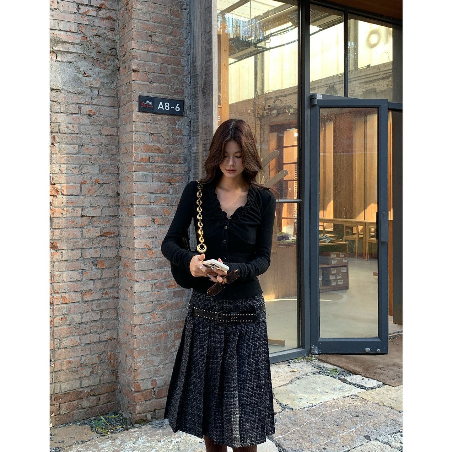 말 mar 레트로 디자인 센스 프릴 V넥 니트 스웨터 여성 몸매 가꾸기 슬림해 보이는 검정색 기본 셔츠 이미지 4